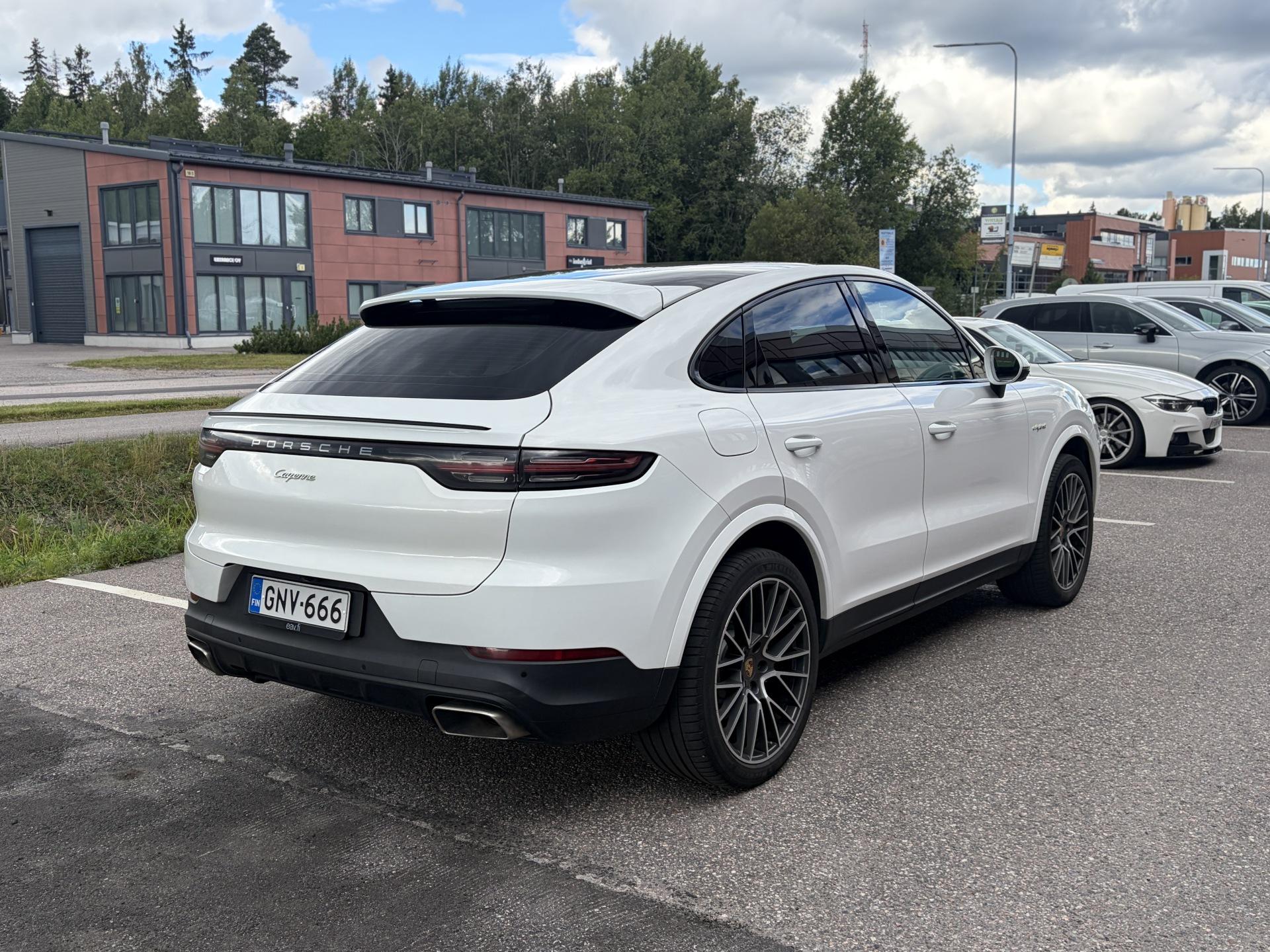 Näytä kaikki kuvat: 2020 Porsche Cayenne