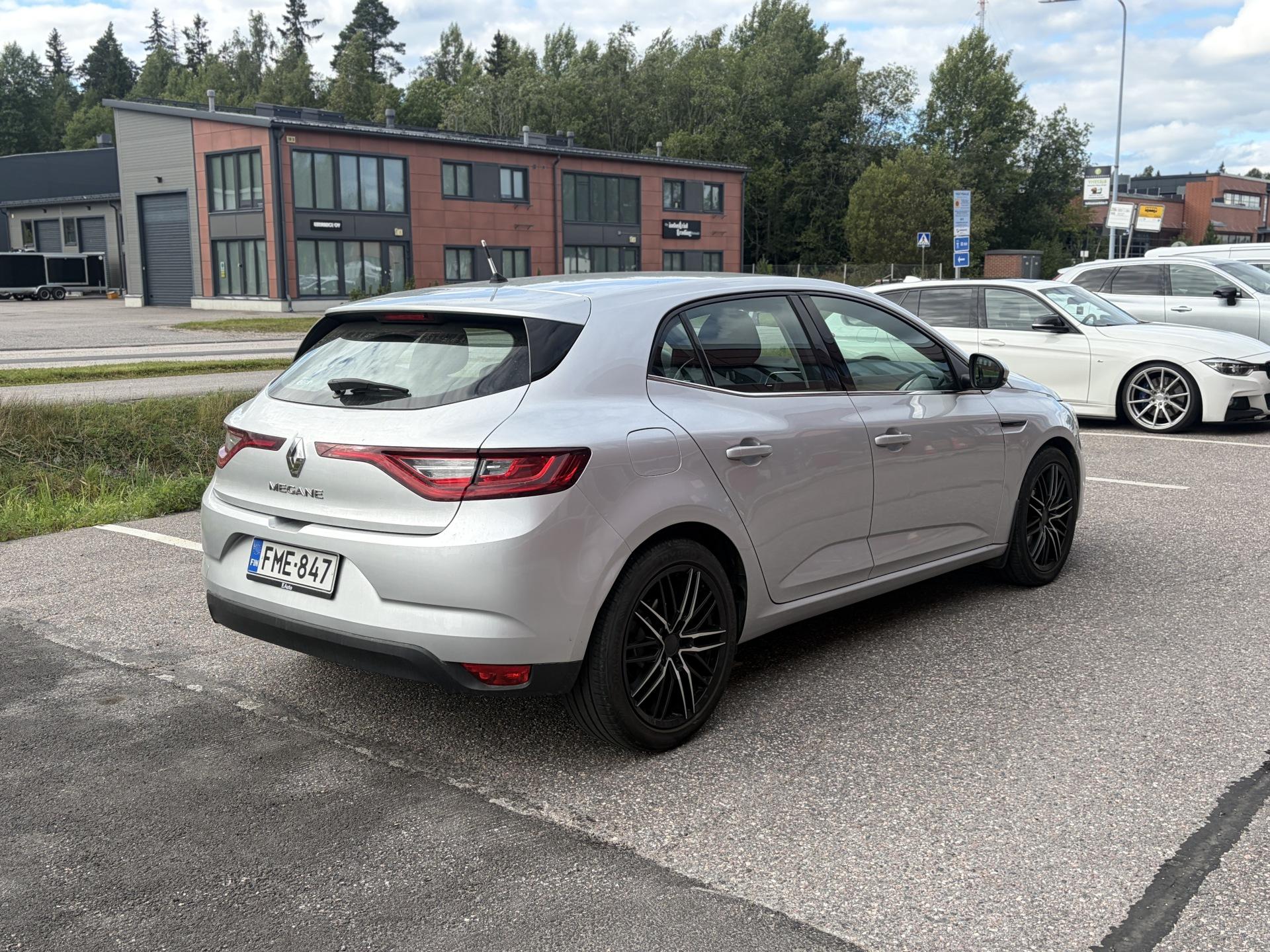 Näytä kaikki kuvat: 2016 Renault Megane