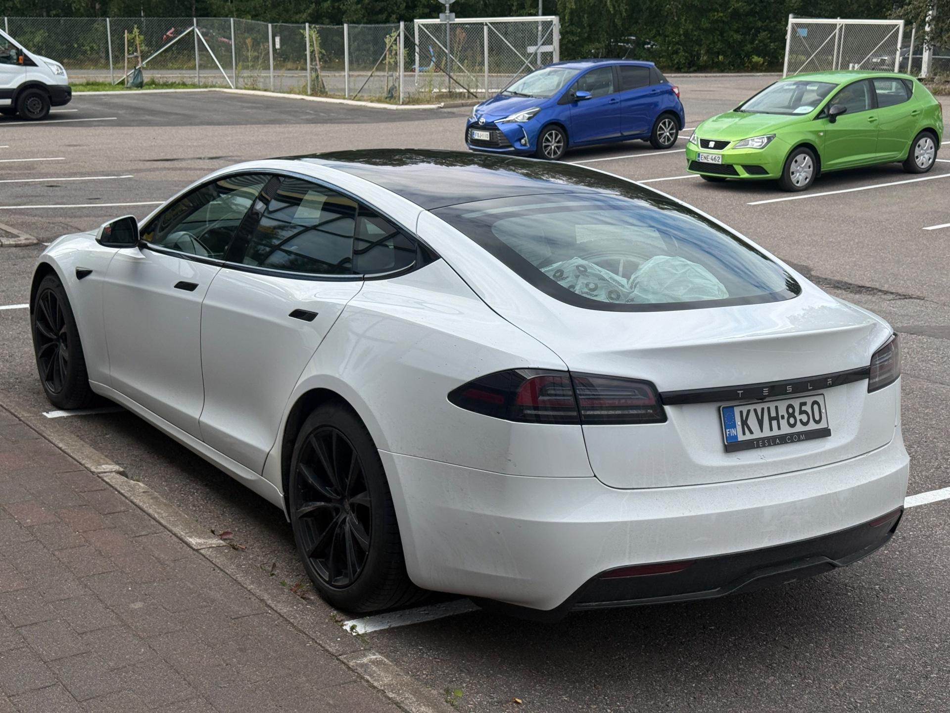 Näytä kaikki kuvat: 2023 Tesla Model S