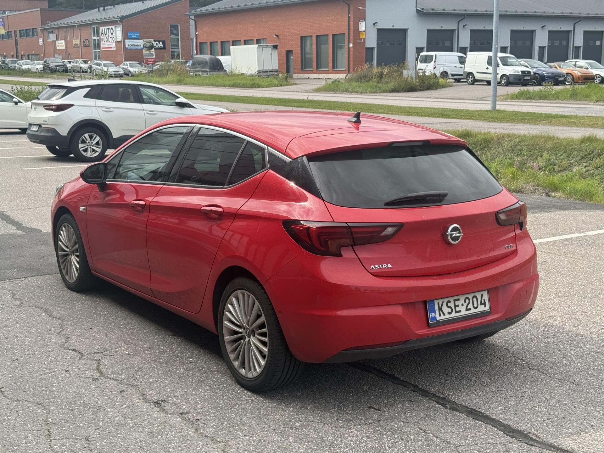 Näytä kaikki kuvat: 2016 Opel Astra