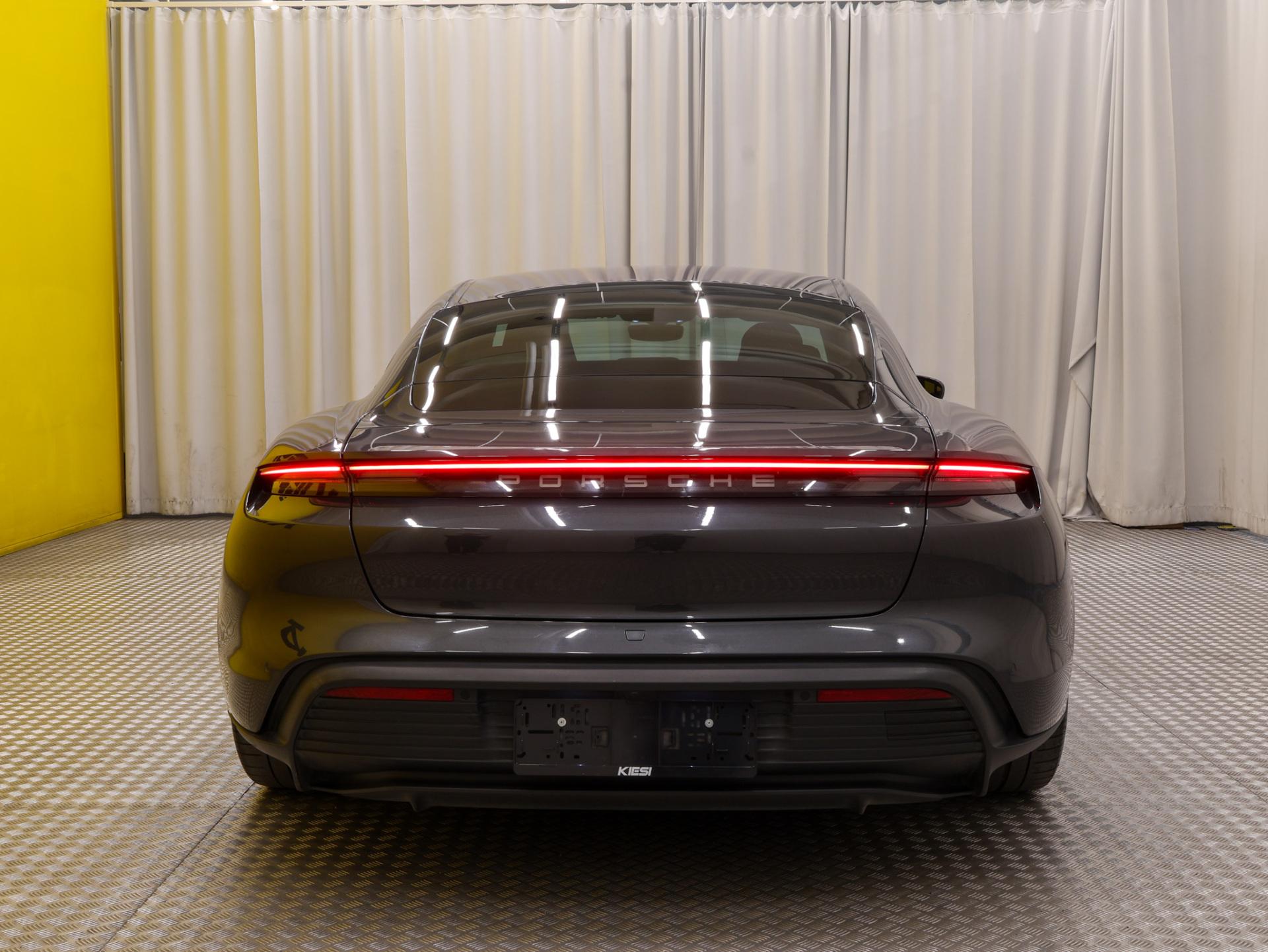 Näytä kaikki kuvat: 2020 Porsche Taycan