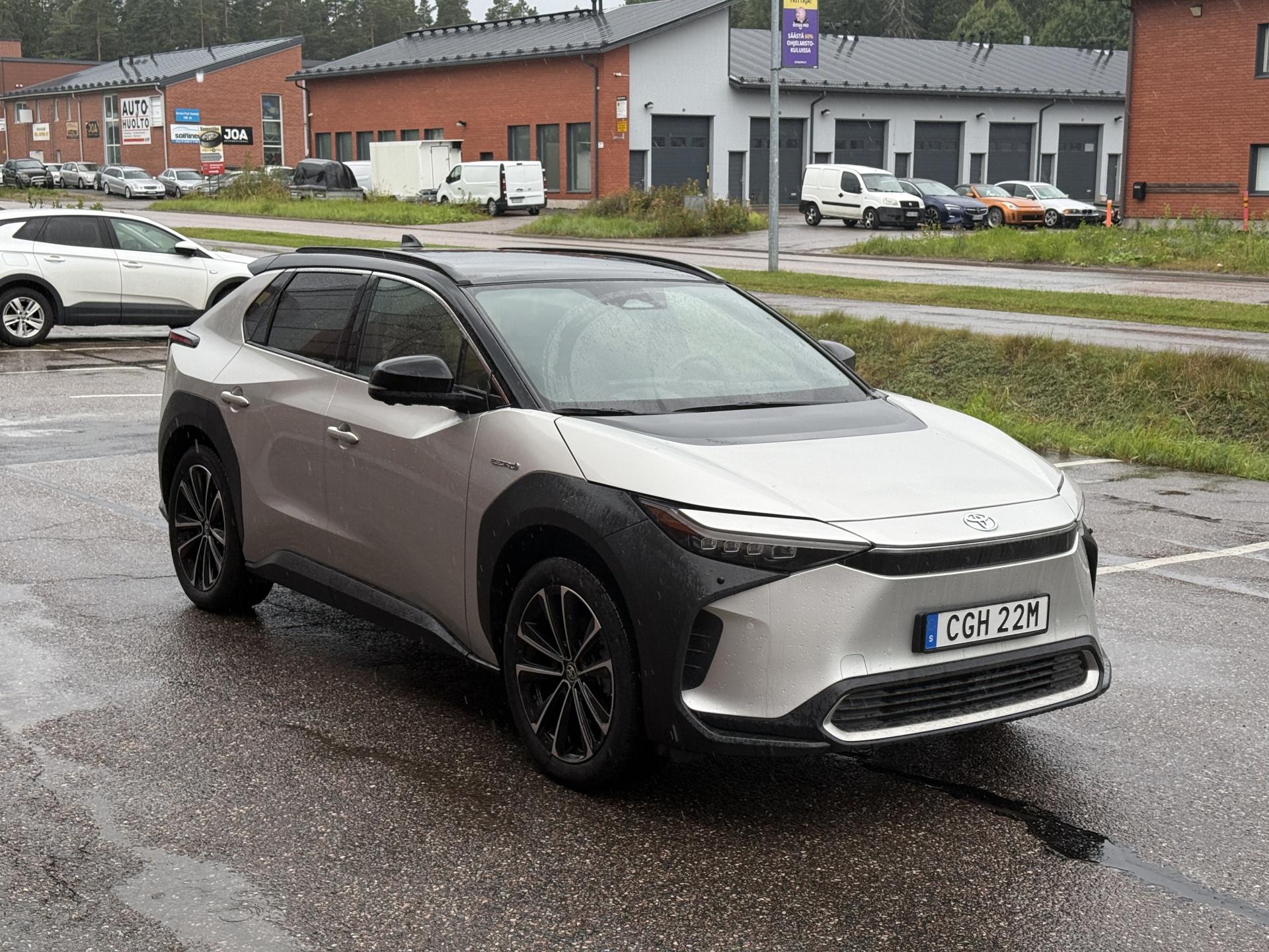Pienoiskuva 3: 2022 Toyota bZ4X
