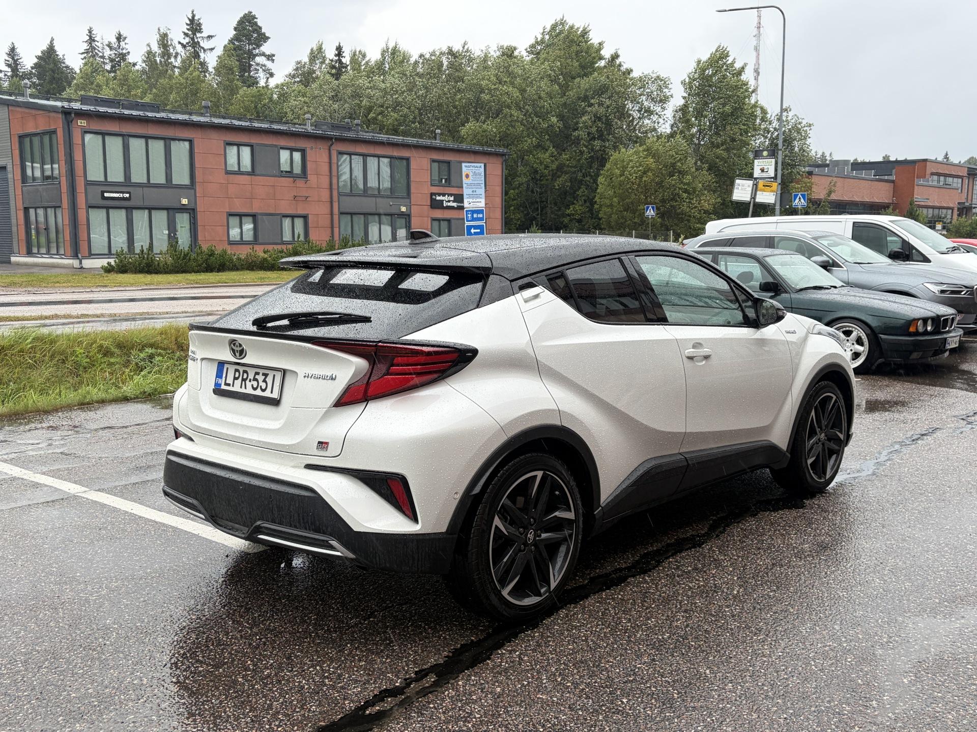 Näytä kaikki kuvat: 2021 Toyota C-HR