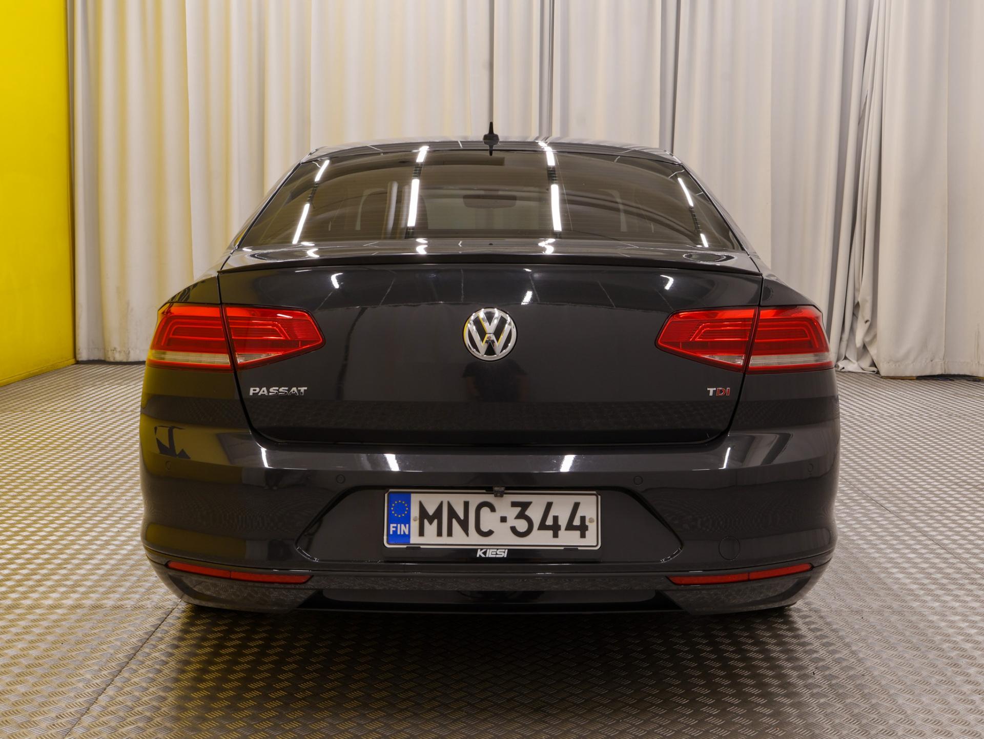 Volkswagen Passat 2018, photo 4/33