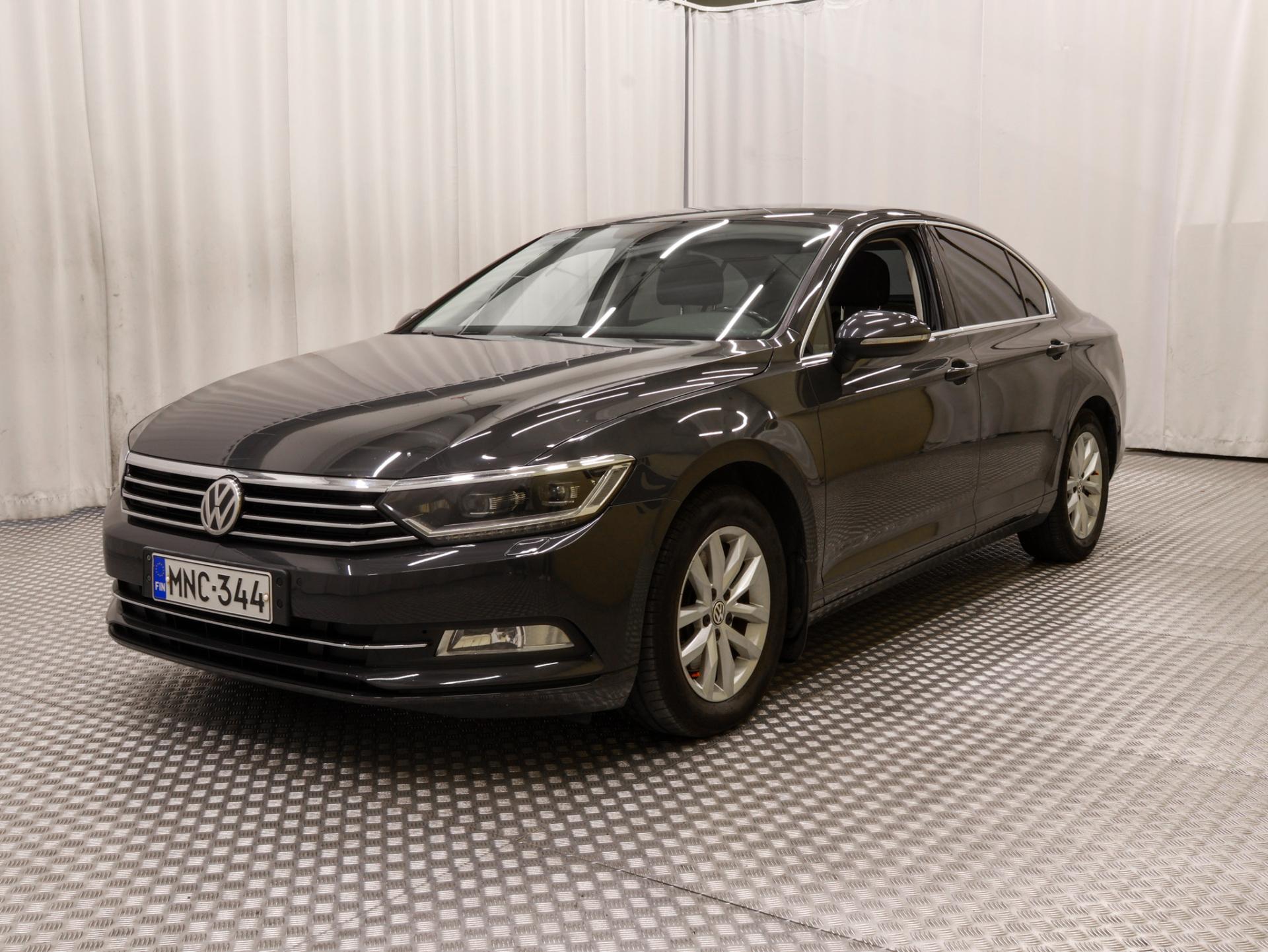 Volkswagen Passat 2018, photo 6/33