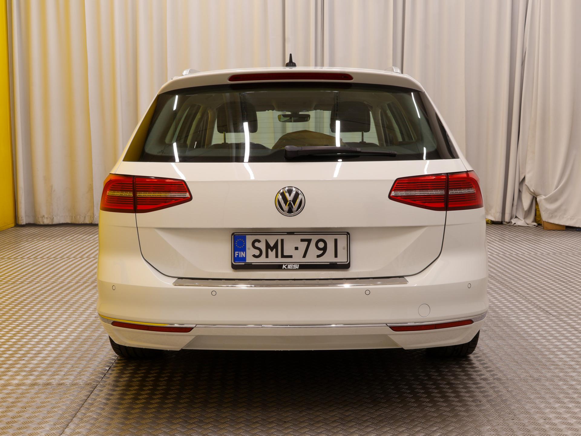 Näytä kaikki kuvat: 2018 Volkswagen Passat
