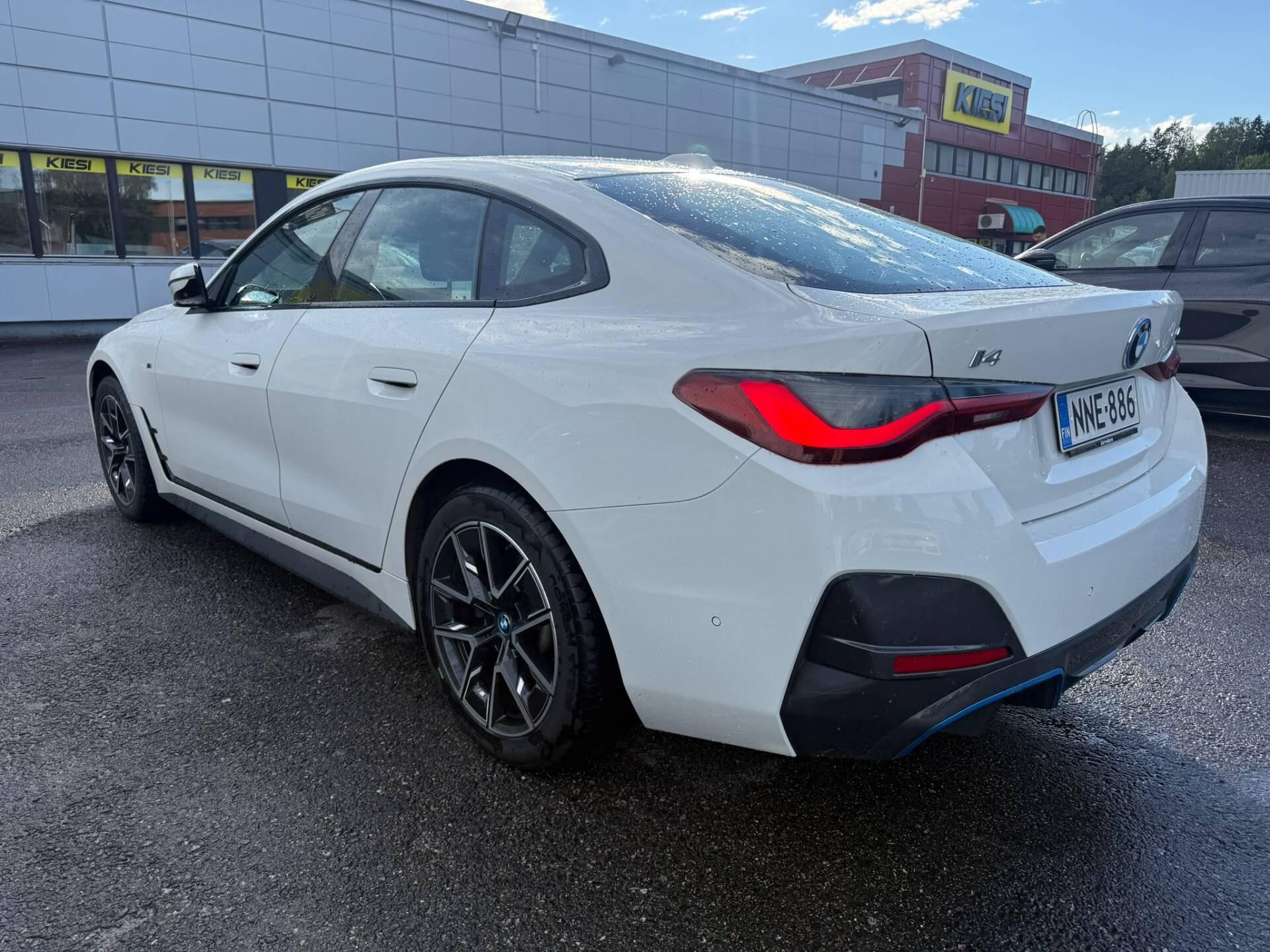 Pienoiskuva 3: 2023 BMW i4