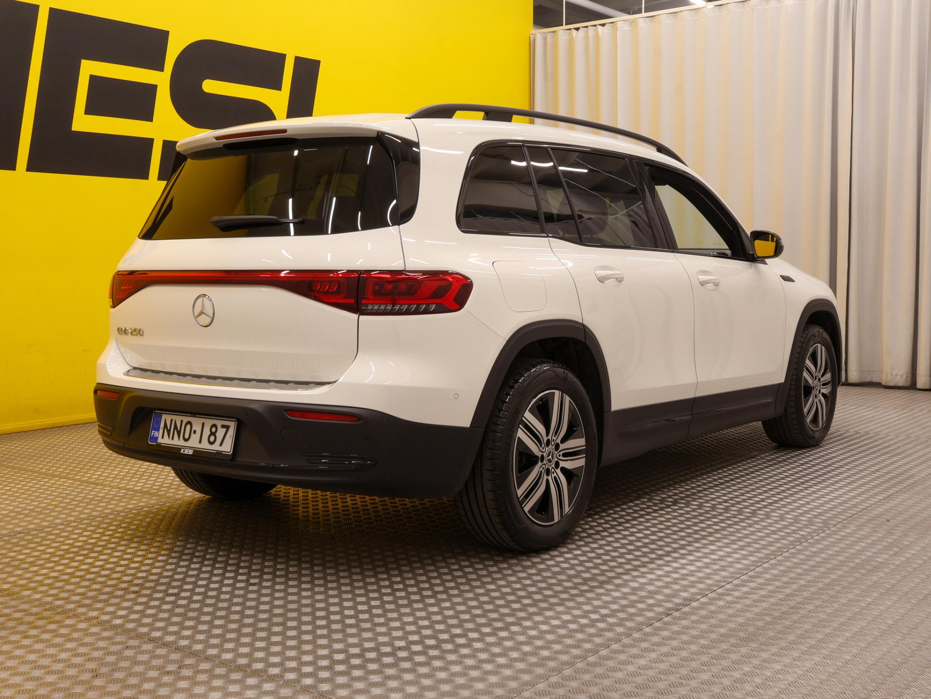 Pienoiskuva 3: 2022 Mercedes-Benz EQB
