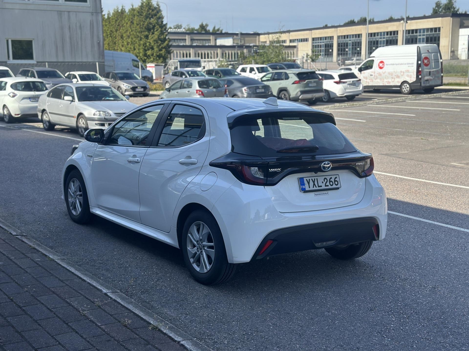 Näytä kaikki kuvat: 2021 Toyota Yaris