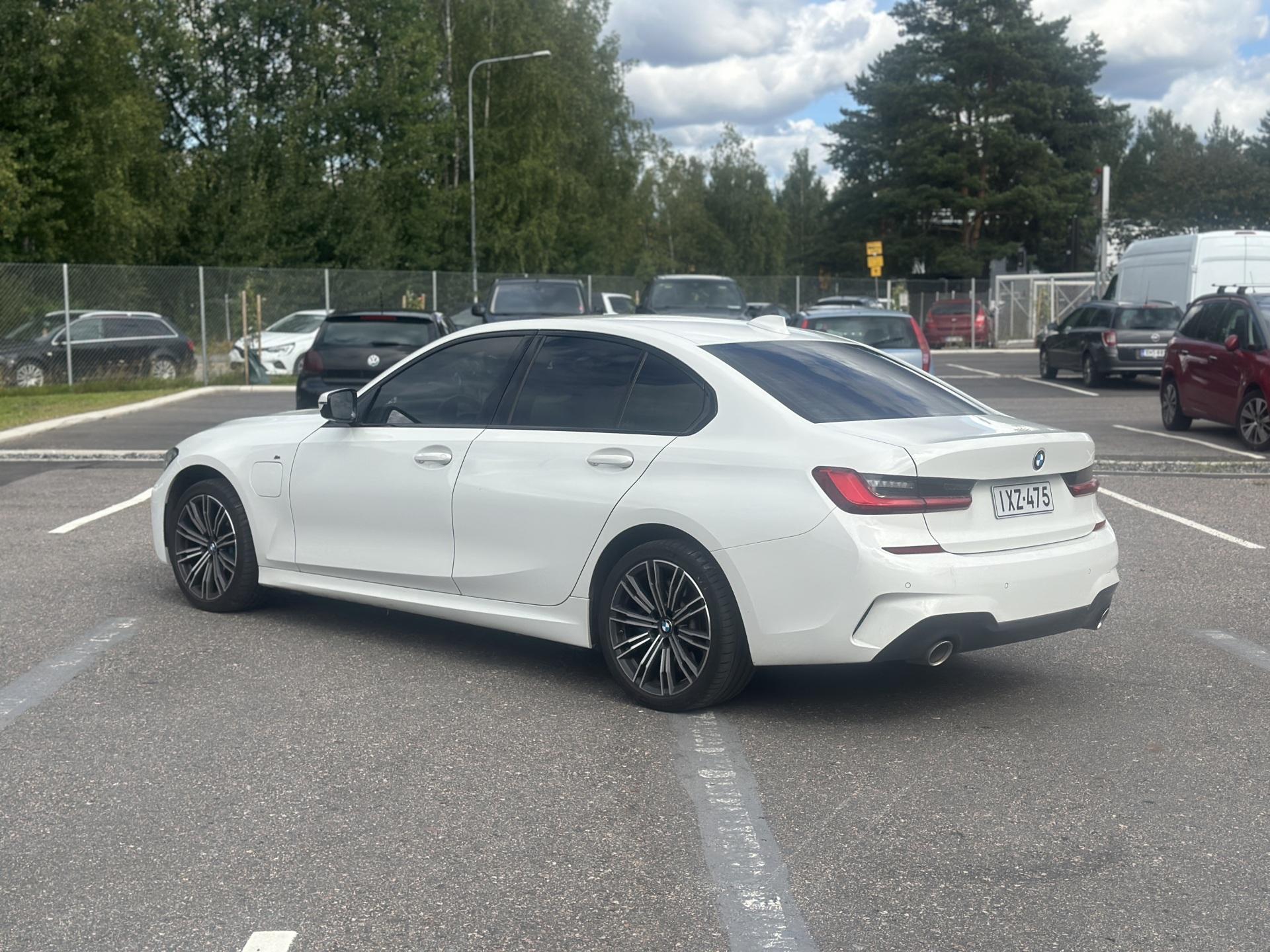 Näytä kaikki kuvat: 2020 BMW 330