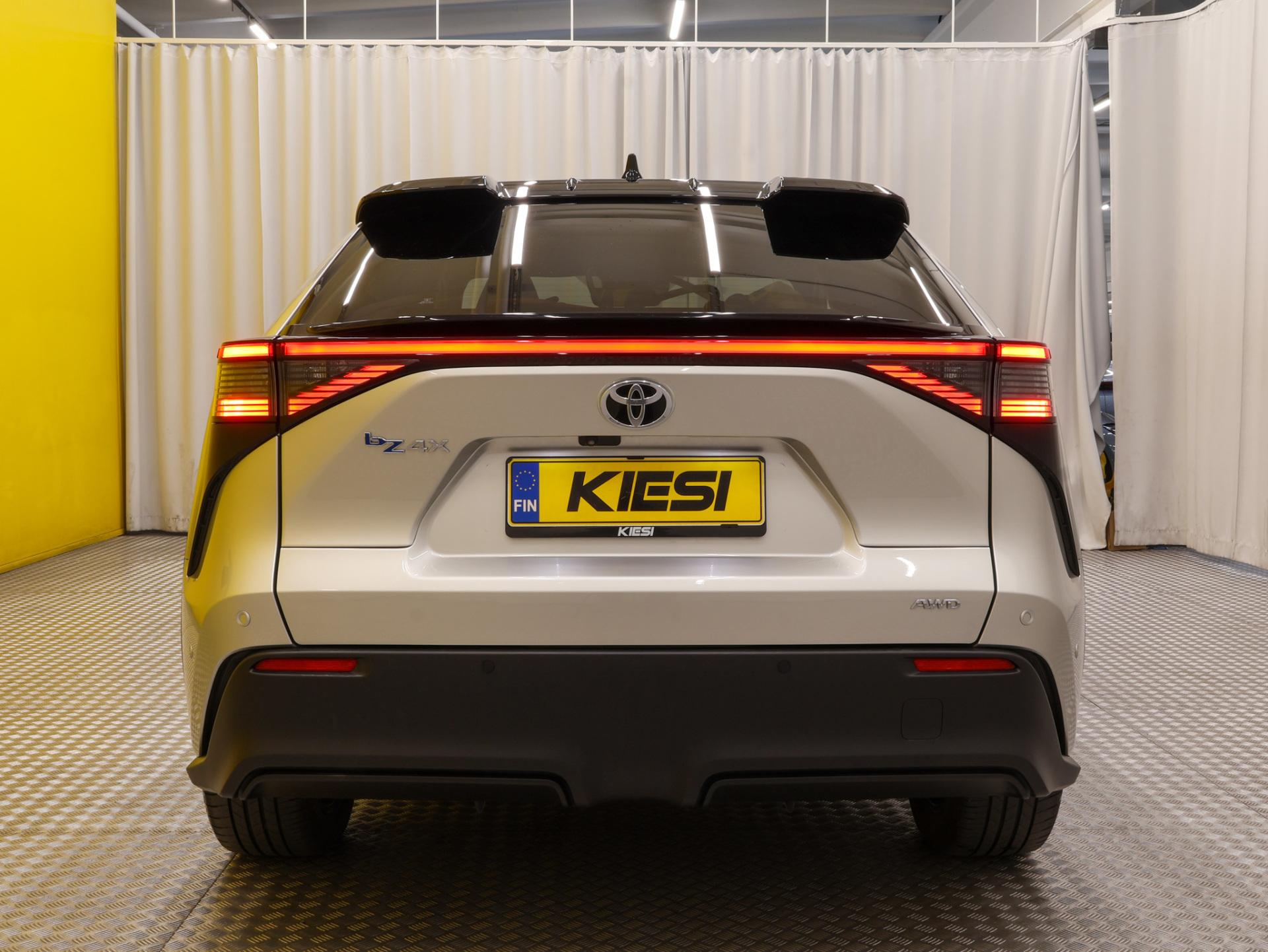 Näytä kaikki kuvat: 2022 Toyota bZ4X
