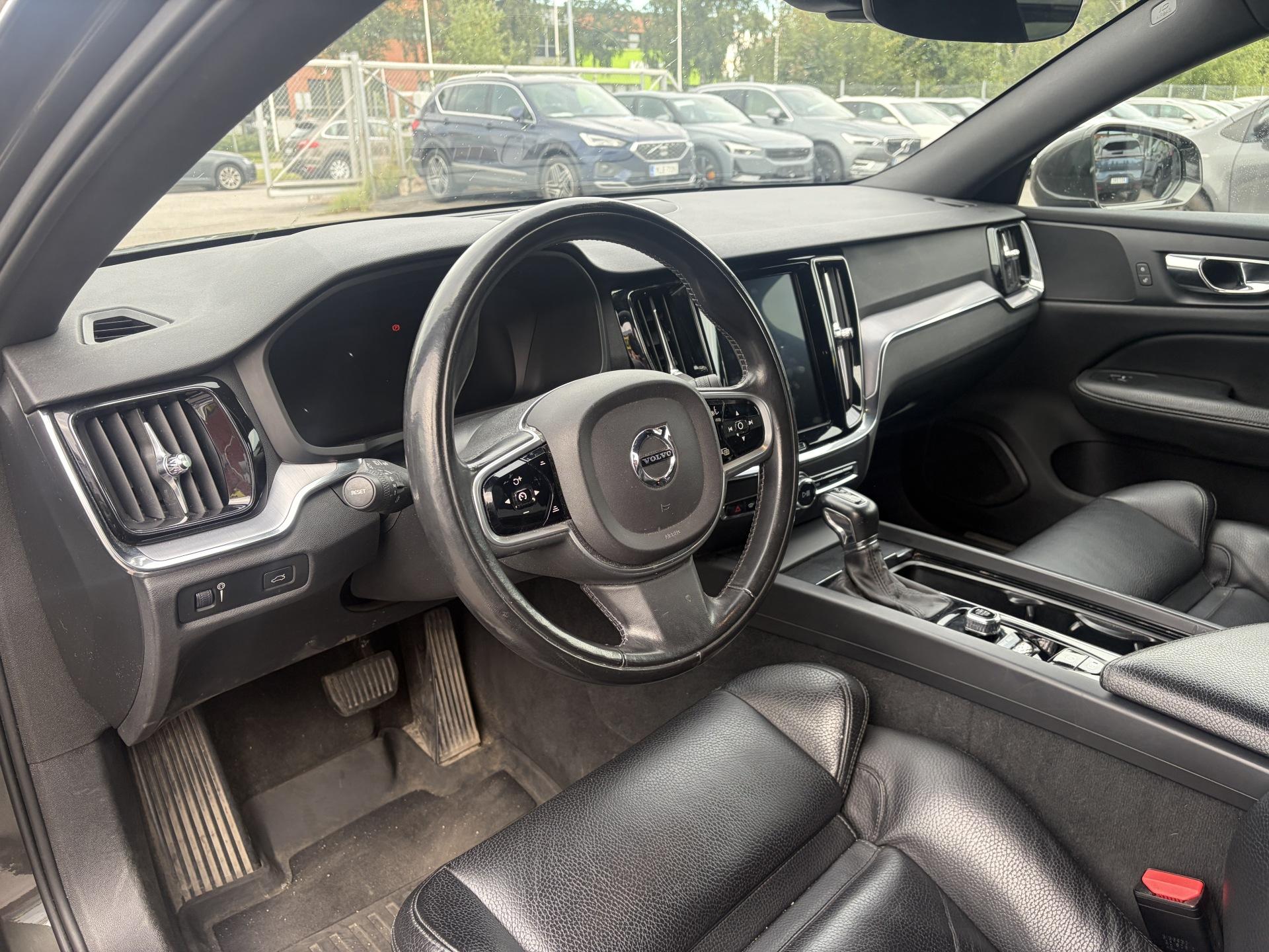 Volvo V60 D4 Momentum aut 2019, photo 7/31