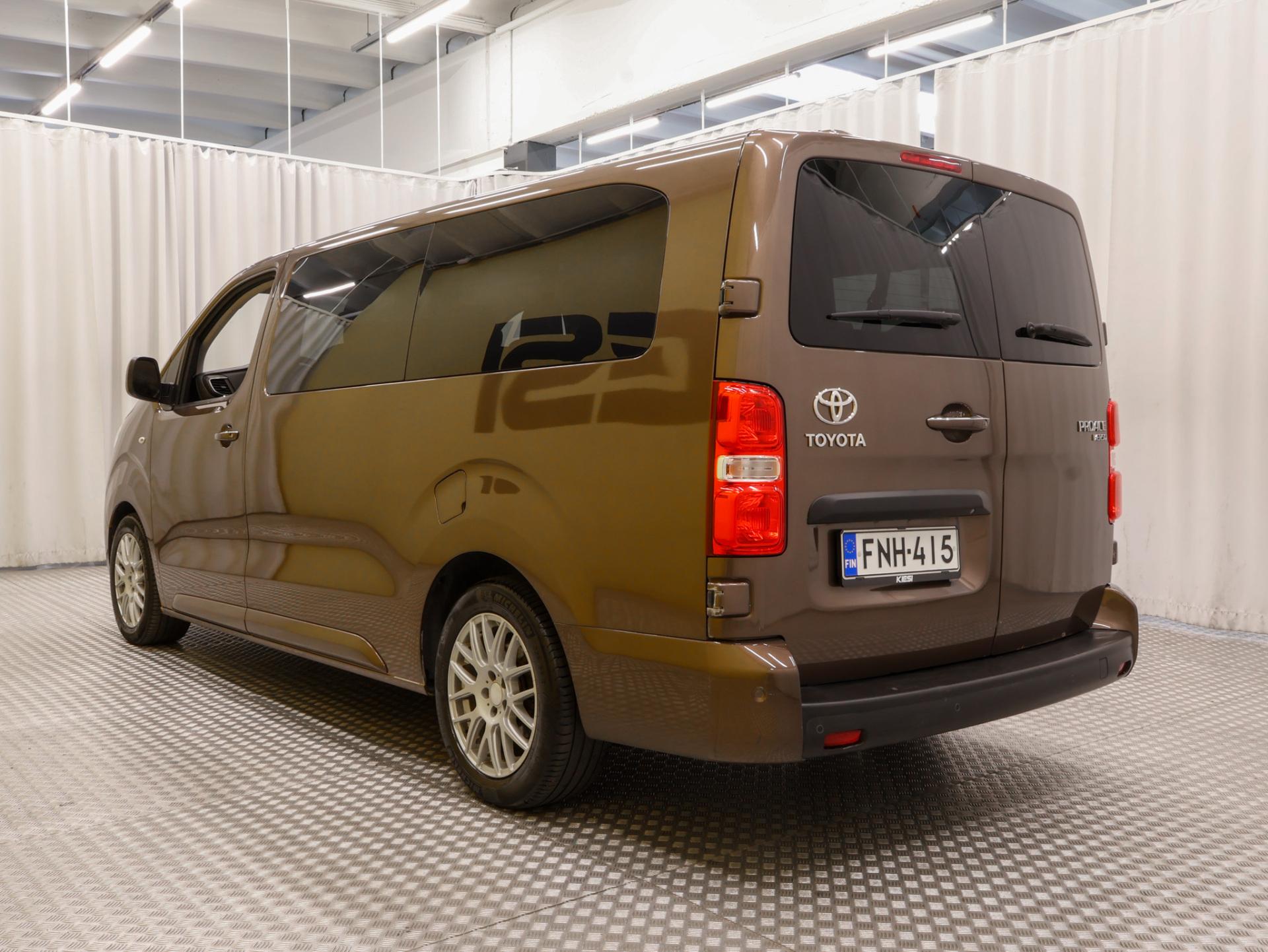 Näytä kaikki kuvat: 2018 Toyota Proace Verso