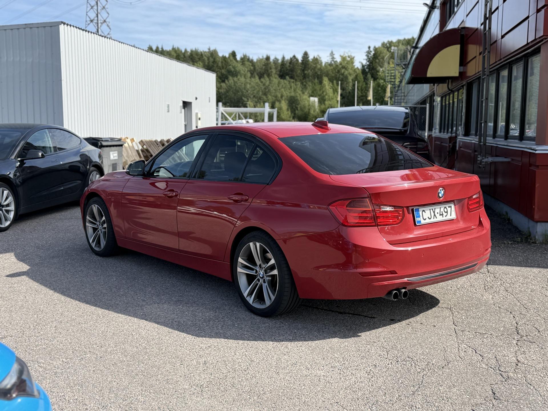 Näytä kaikki kuvat: 2015 BMW 328