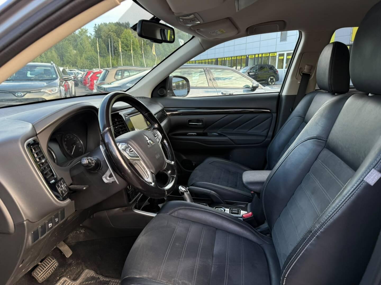 Mitsubishi Outlander PHEV Intense 4WD 5P 2016, photo 6/19