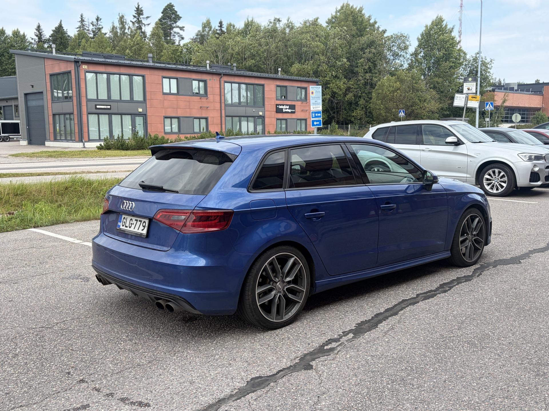 Näytä kaikki kuvat: 2015 Audi S3