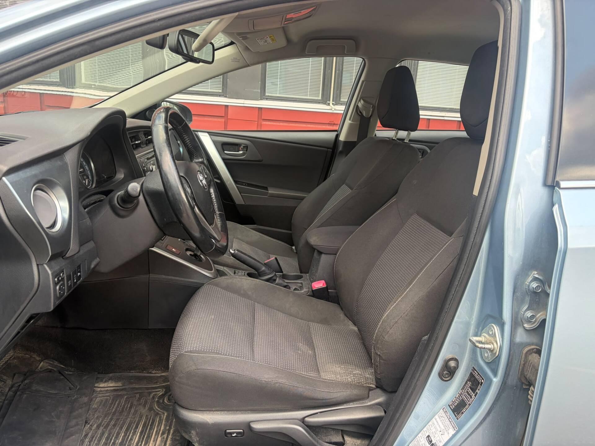 Toyota Auris 1,8 Hybrid Comfort 2013, photo 5/25