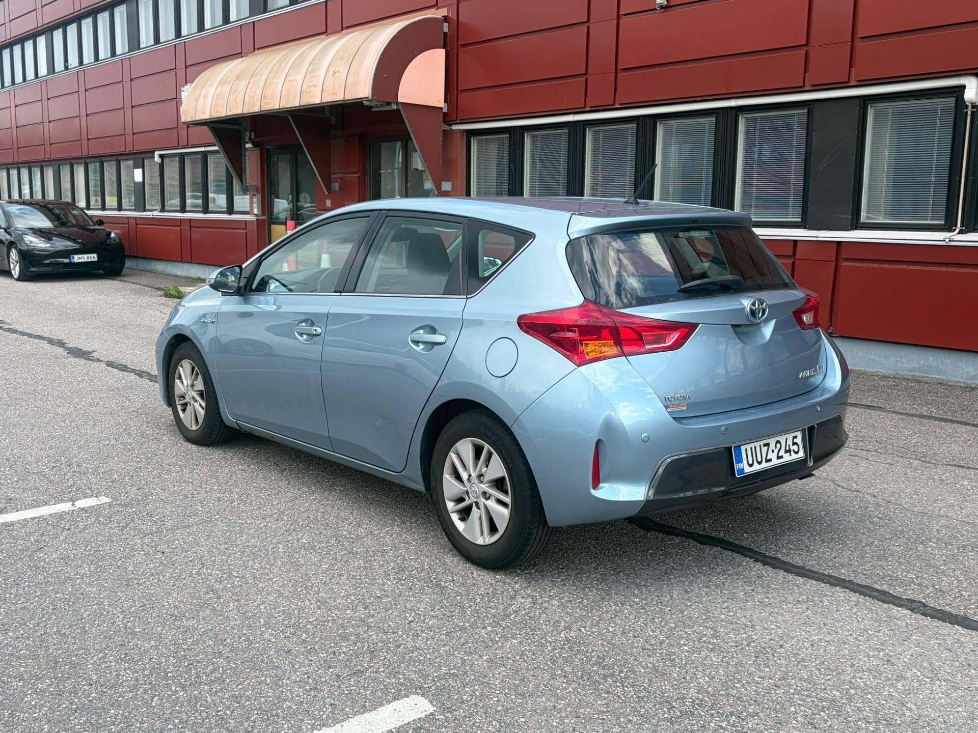 Pienoiskuva 3: 2013 Toyota Auris