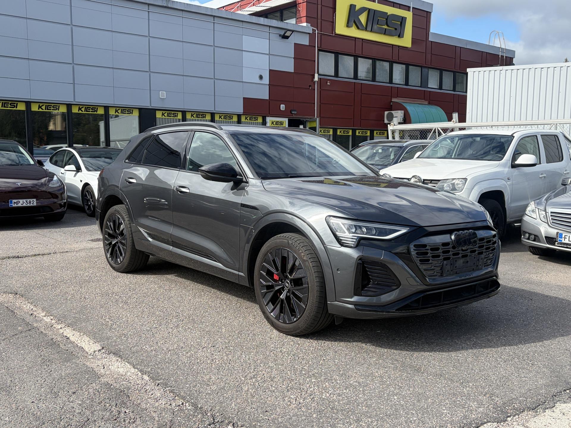 Pienoiskuva 3: 2024 Audi Q8 e-tron