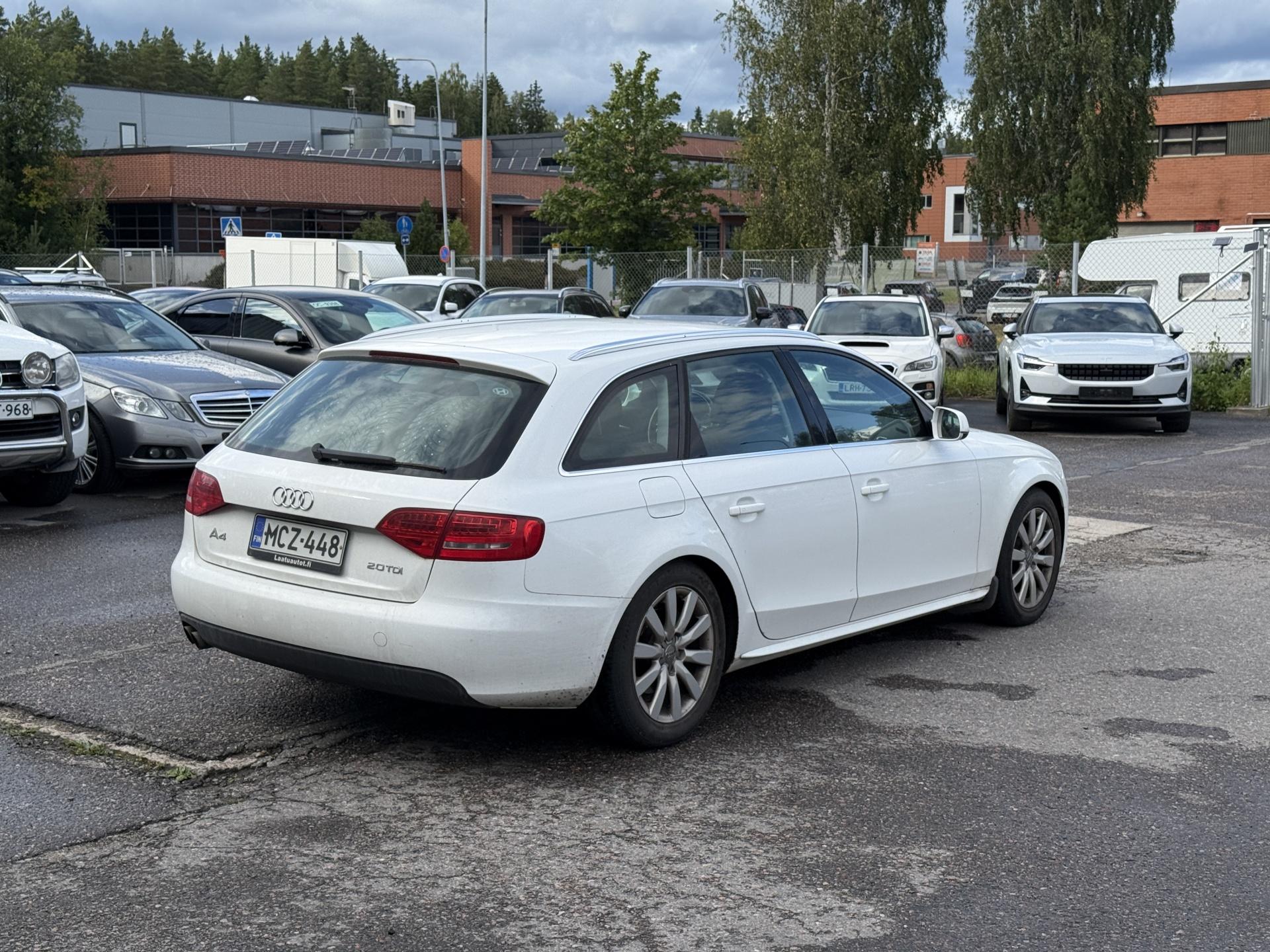 Näytä kaikki kuvat: 2010 Audi A4