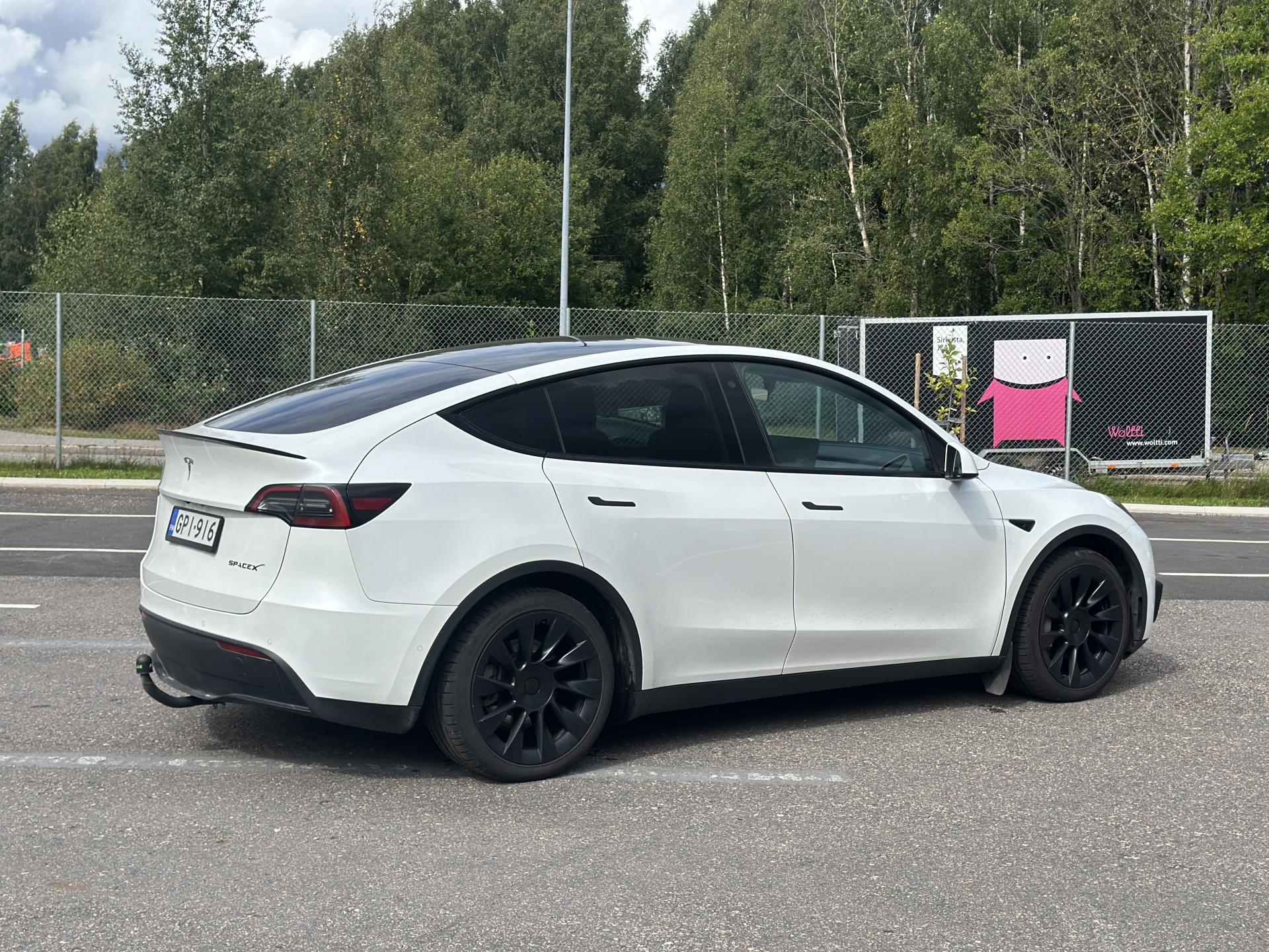 Näytä kaikki kuvat: 2021 Tesla Model Y