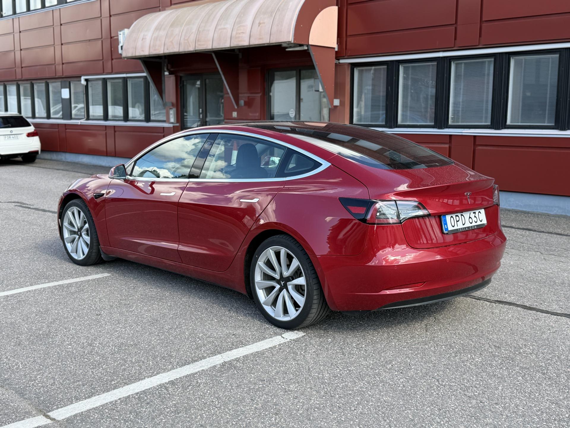 Pienoiskuva 3: 2019 Tesla Model 3