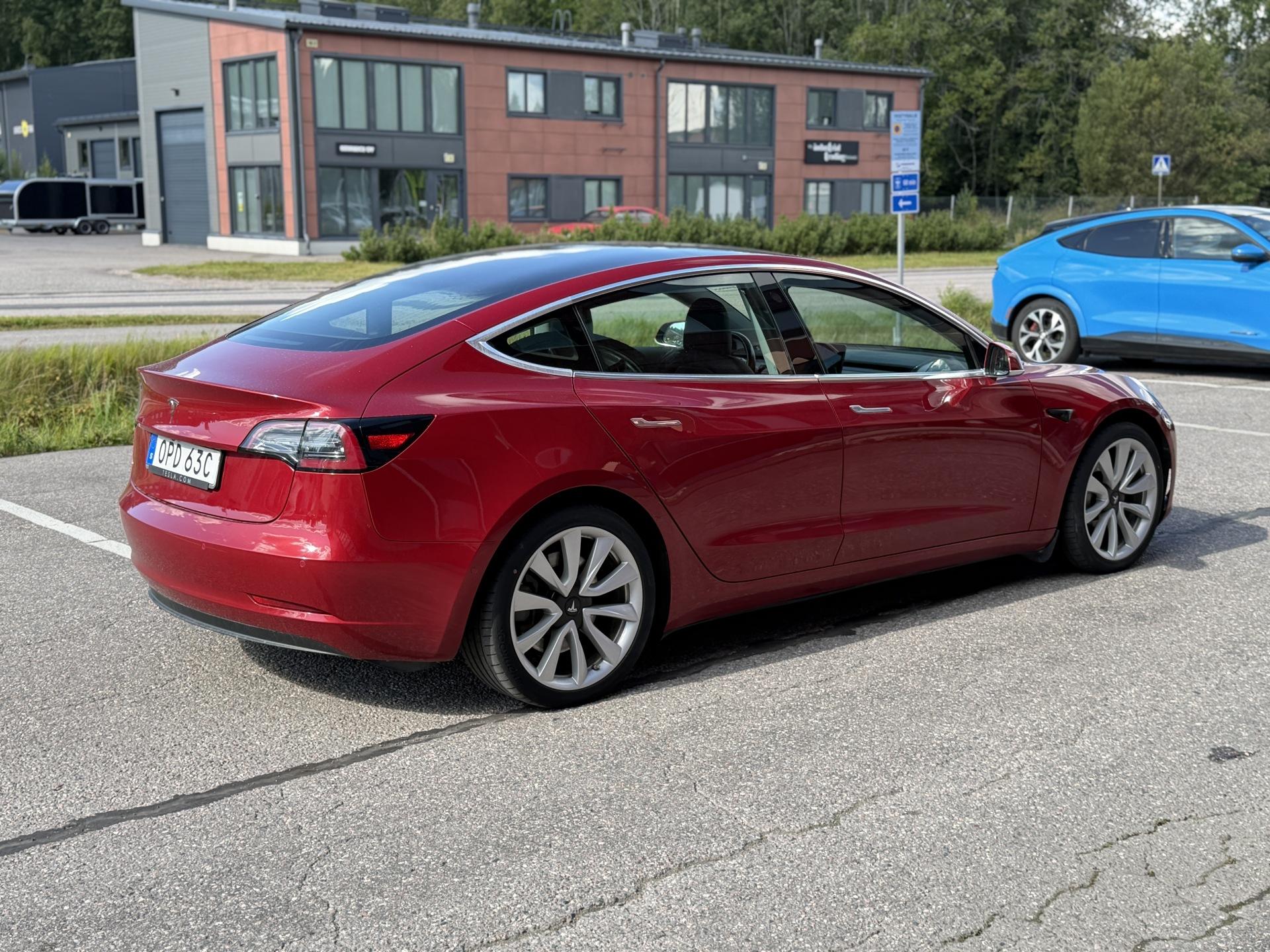 Näytä kaikki kuvat: 2019 Tesla Model 3