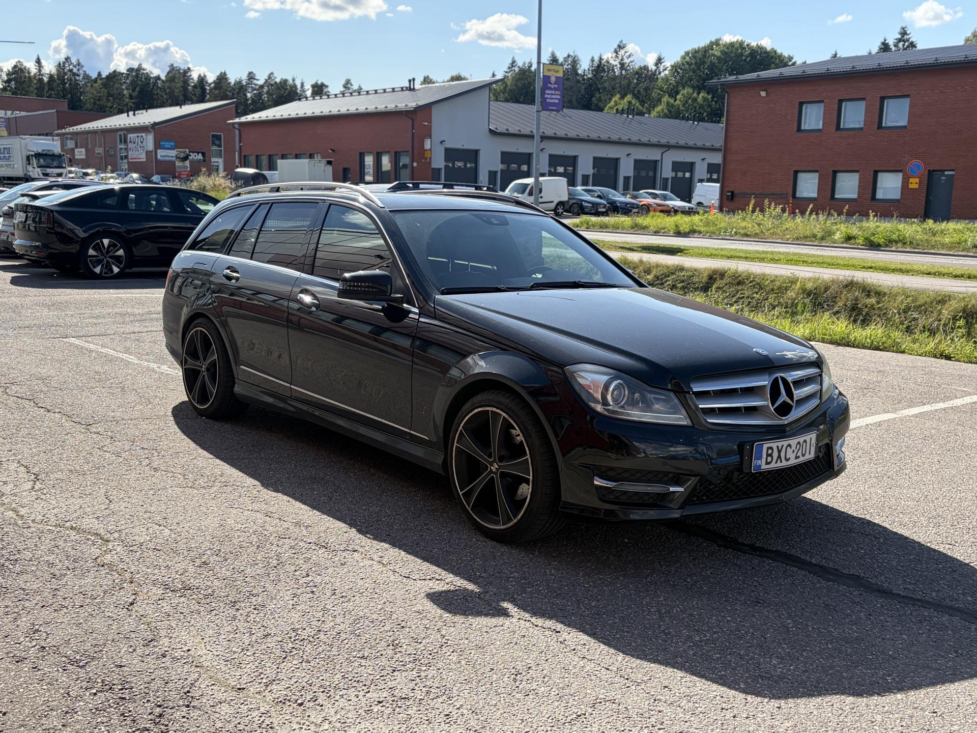 Pienoiskuva 3: 2013 Mercedes-Benz C