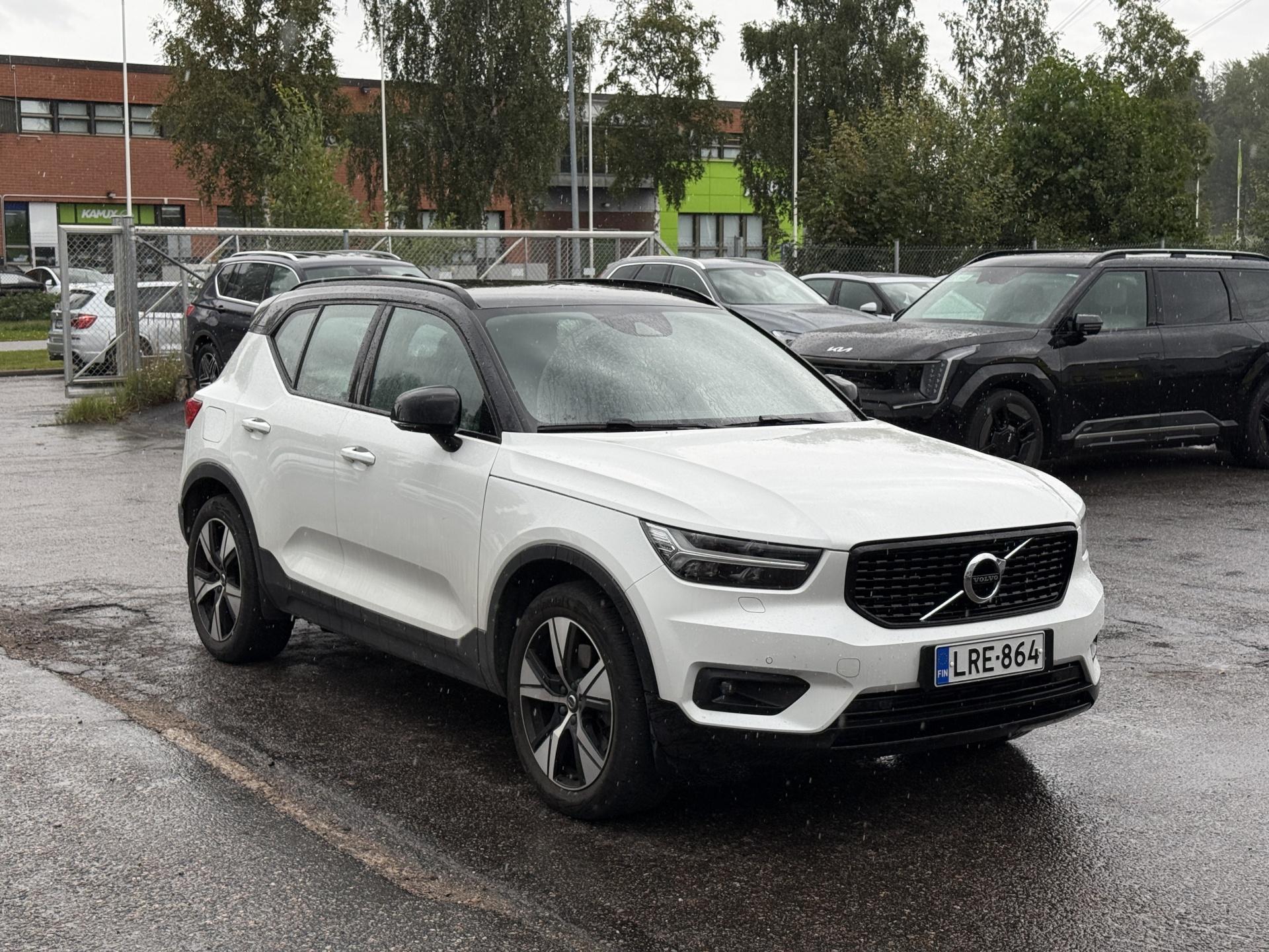 Pienoiskuva 3: 2022 Volvo XC40