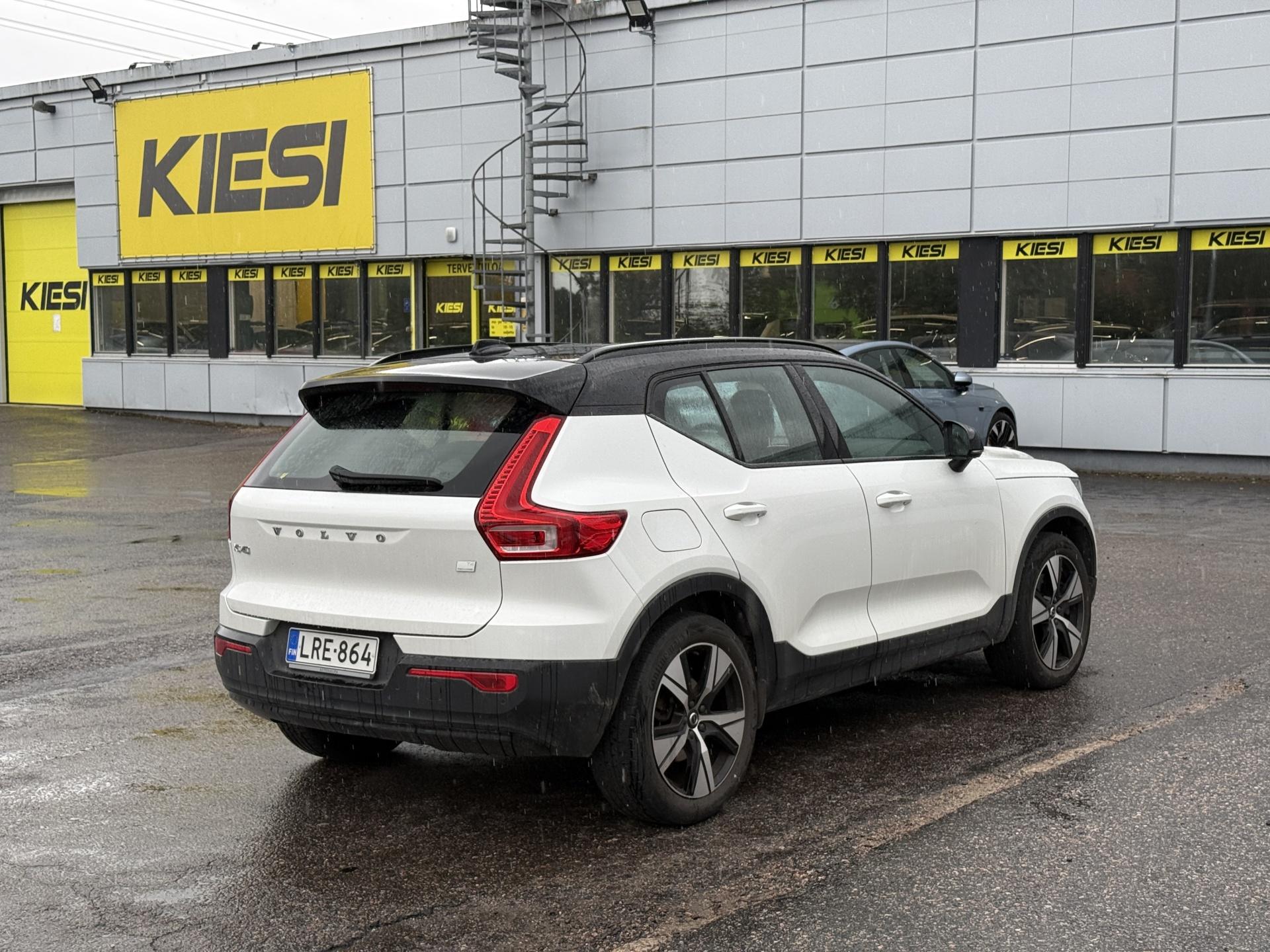 Näytä kaikki kuvat: 2022 Volvo XC40