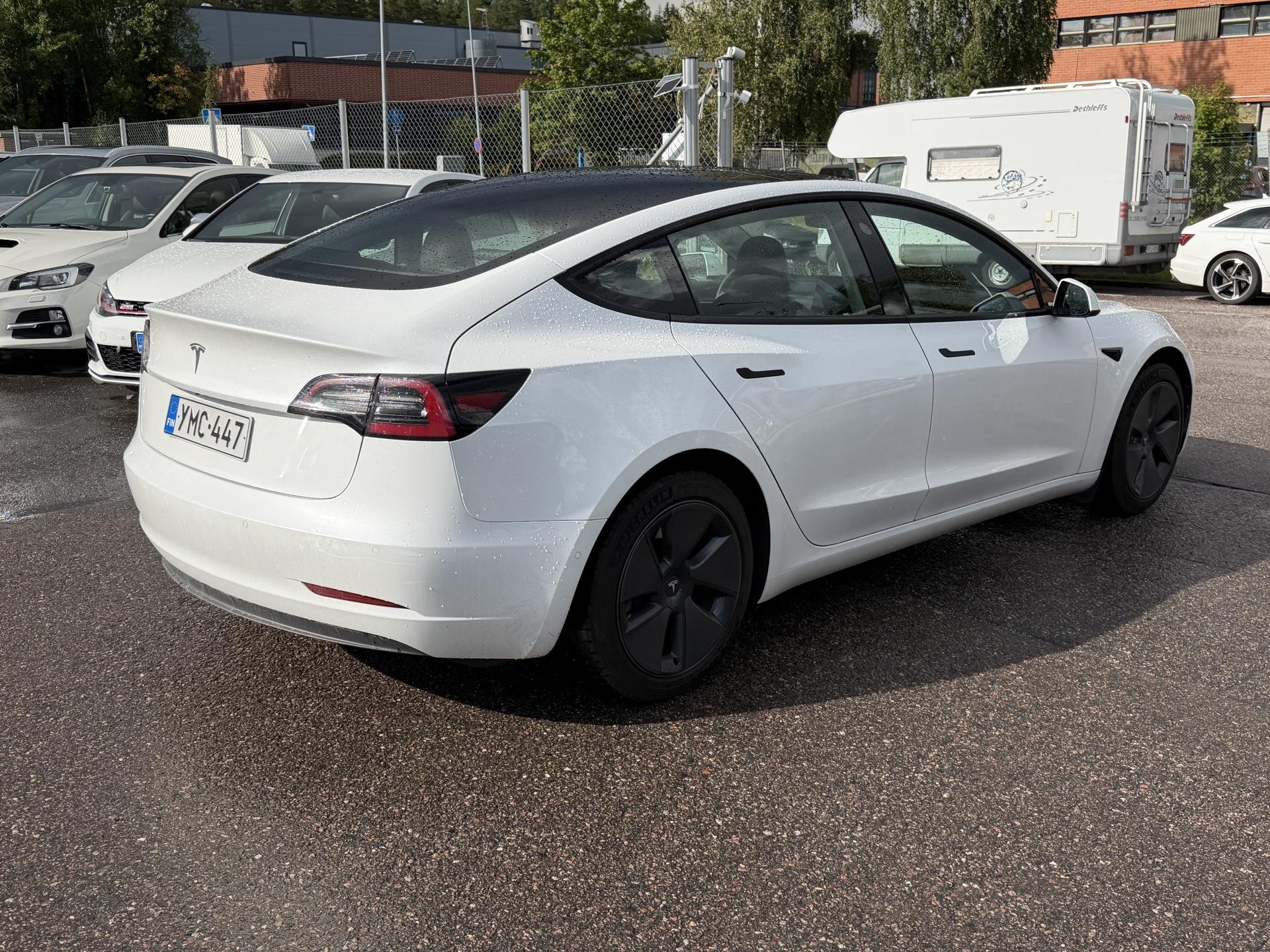 Näytä kaikki kuvat: 2021 Tesla Model 3