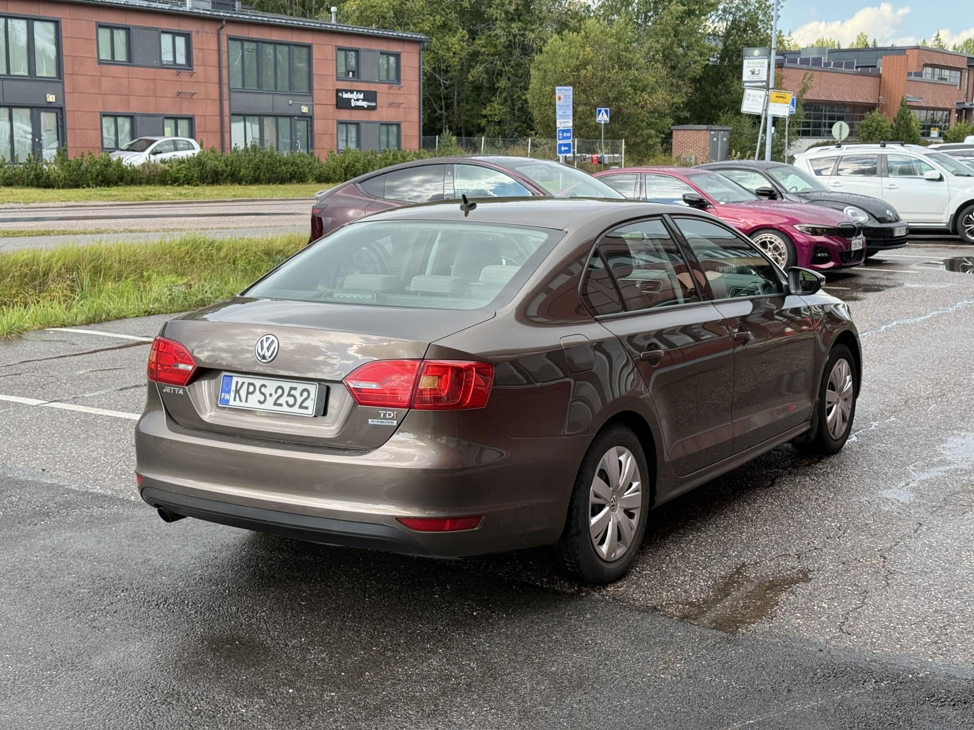 Näytä kaikki kuvat: 2011 Volkswagen Jetta