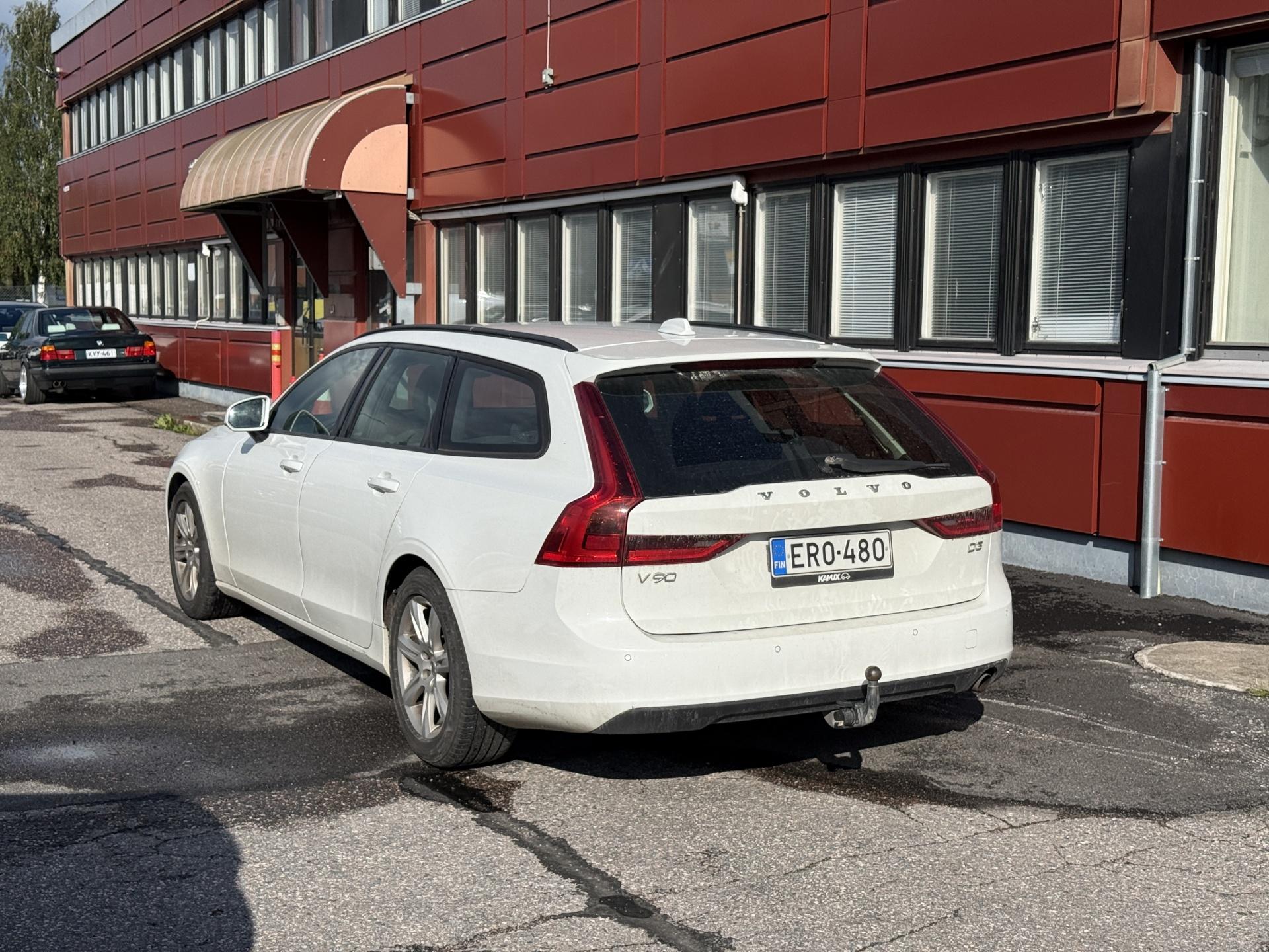 Näytä kaikki kuvat: 2018 Volvo V90