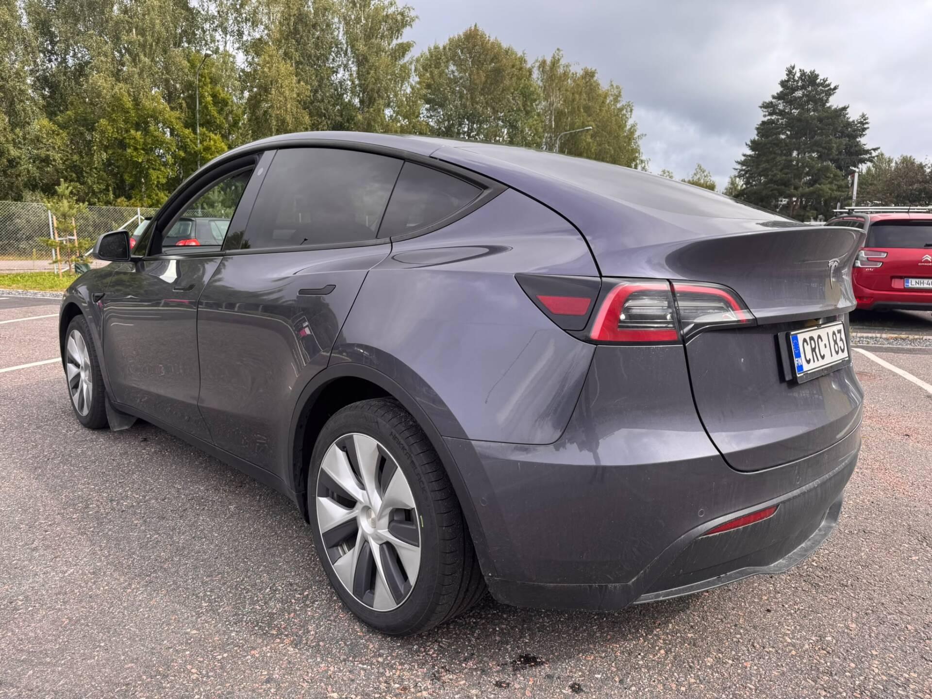 Näytä kaikki kuvat: 2021 Tesla Model Y