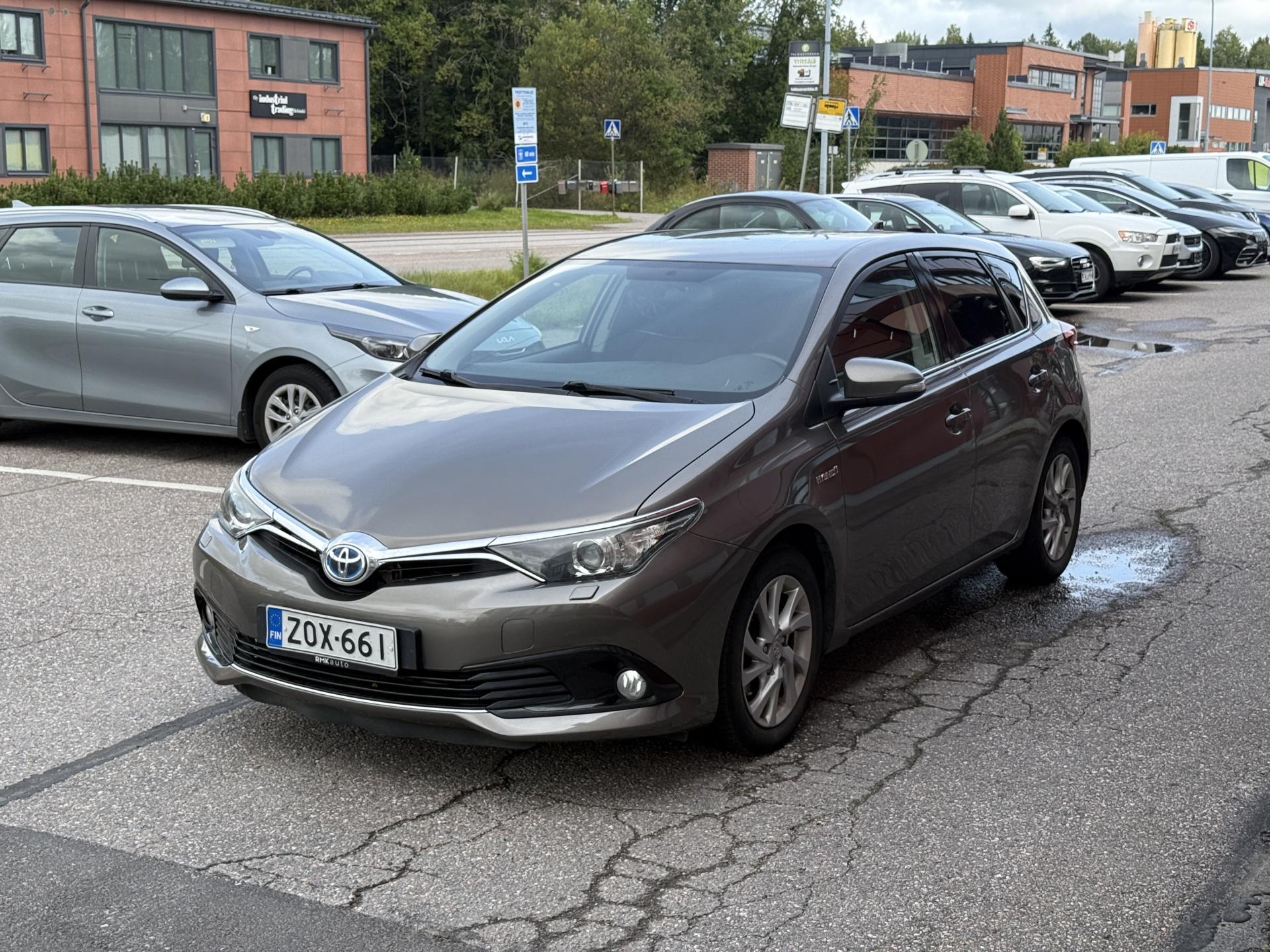 Pienoiskuva 3: 2016 Toyota Auris