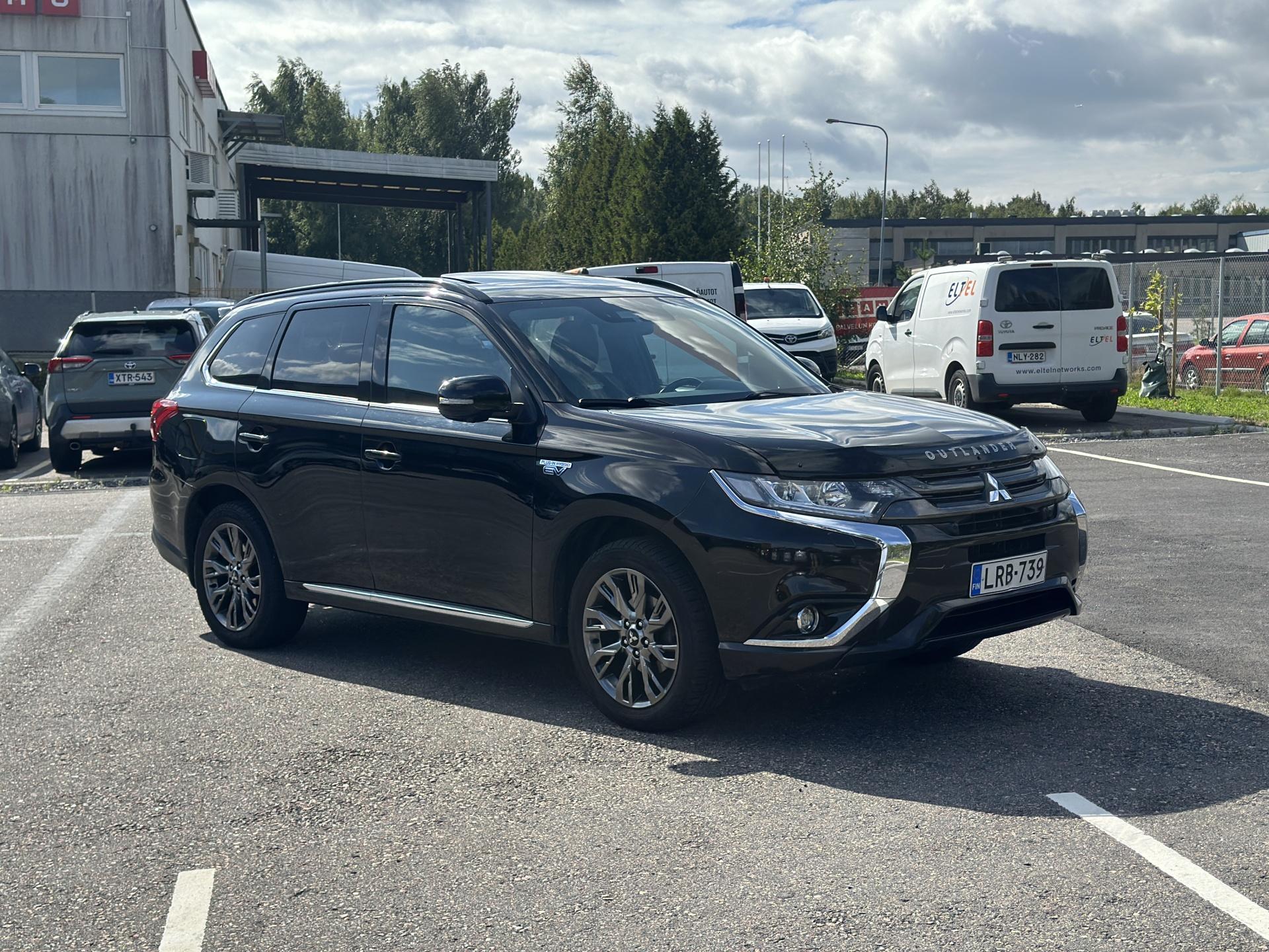 Pienoiskuva 3: 2017 Mitsubishi Outlander PHEV