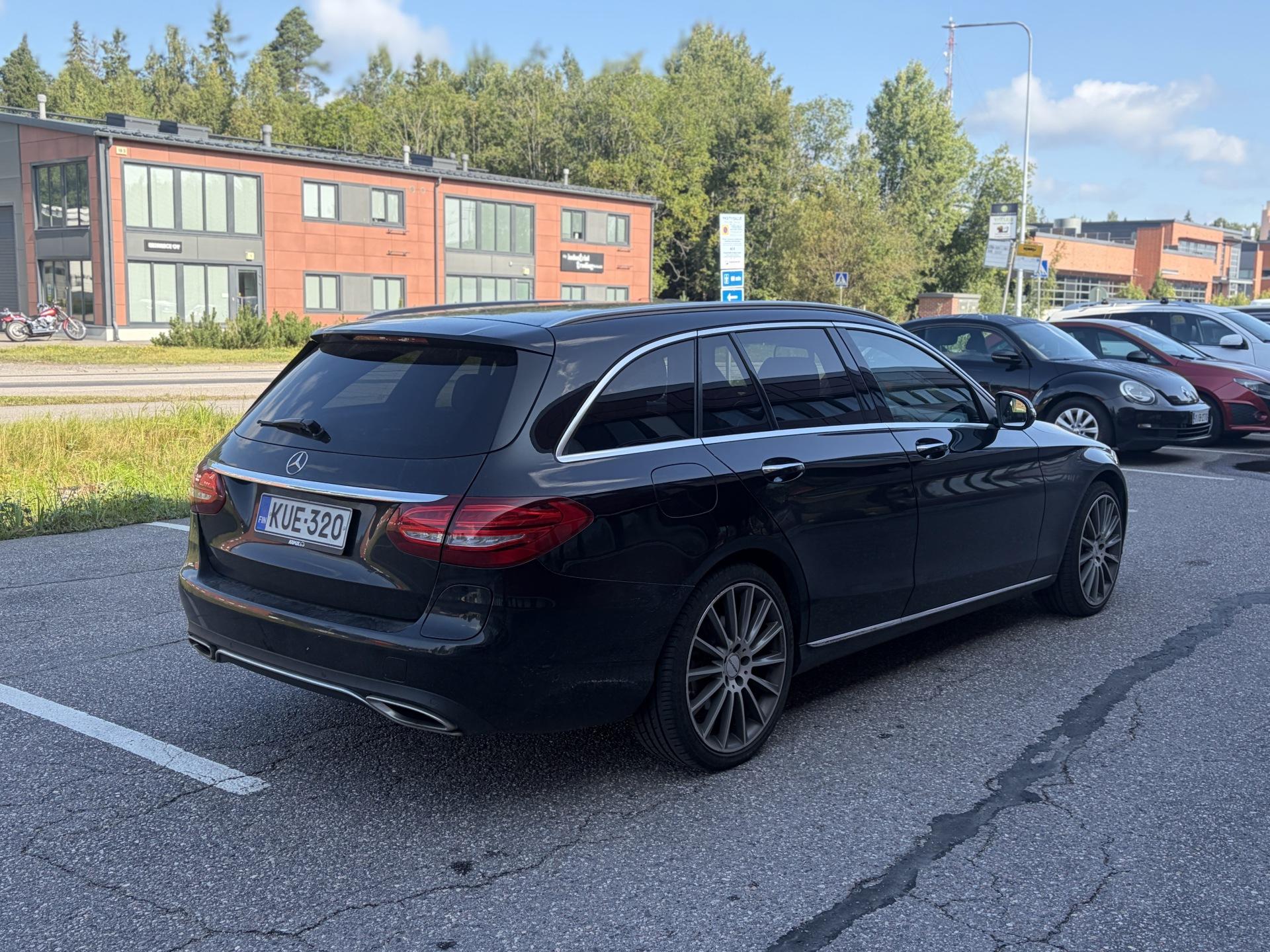 Näytä kaikki kuvat: 2015 Mercedes-Benz C