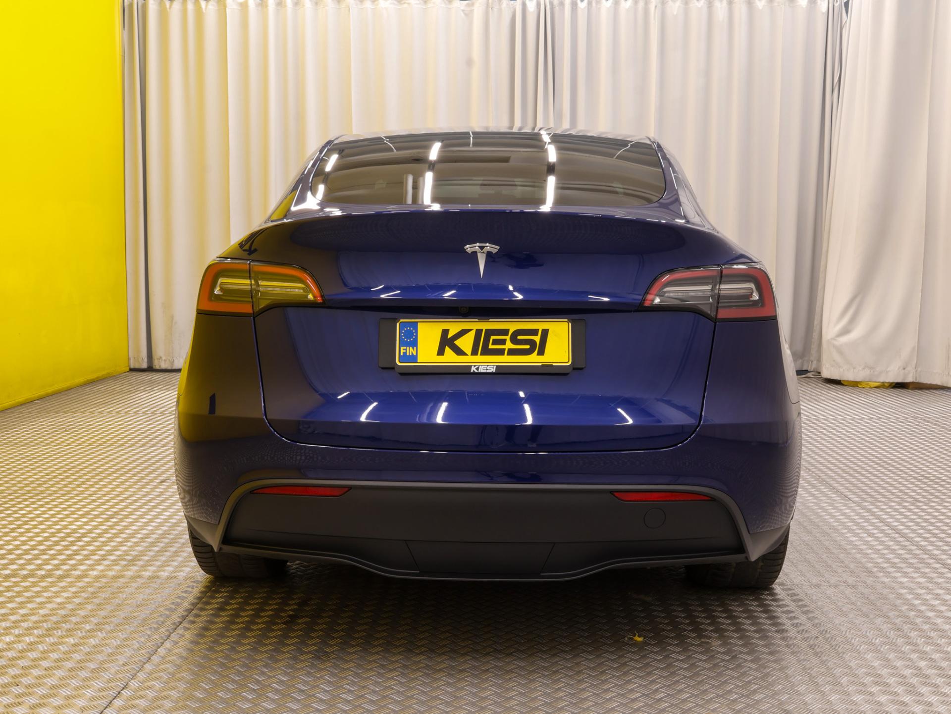 Näytä kaikki kuvat: 2023 Tesla Model Y