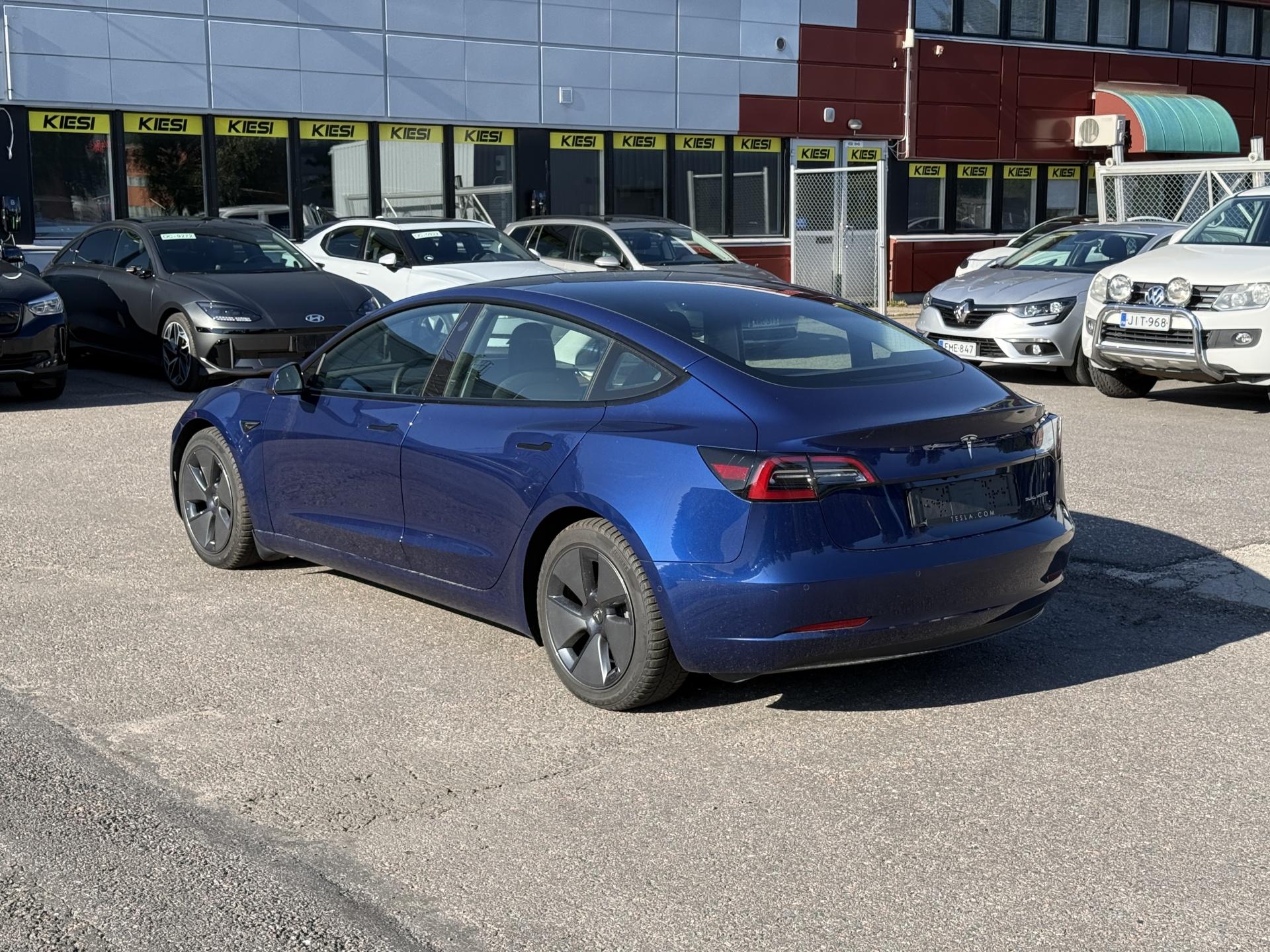 Näytä kaikki kuvat: 2021 Tesla Model 3