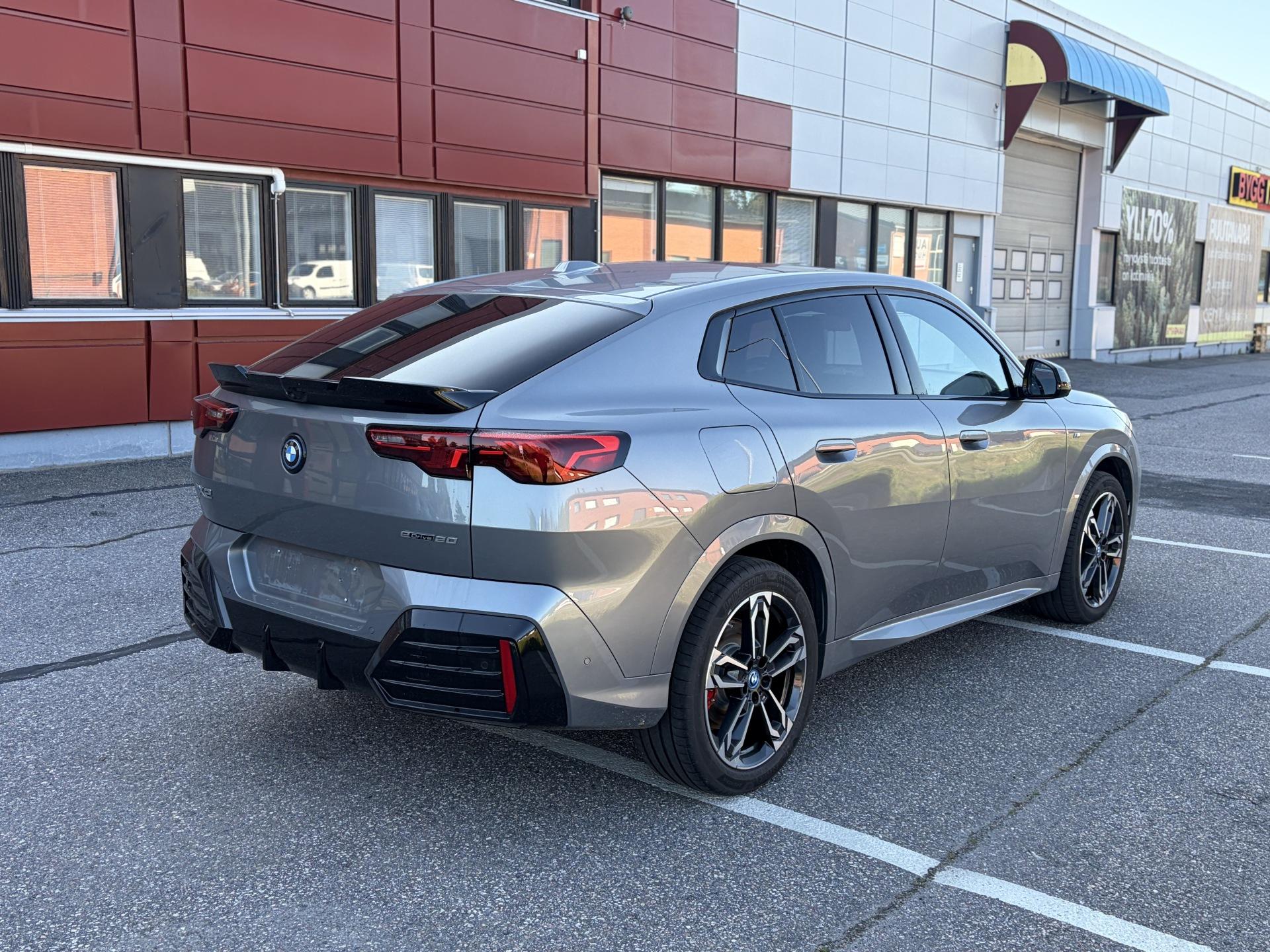 Näytä kaikki kuvat: 2025 BMW iX2