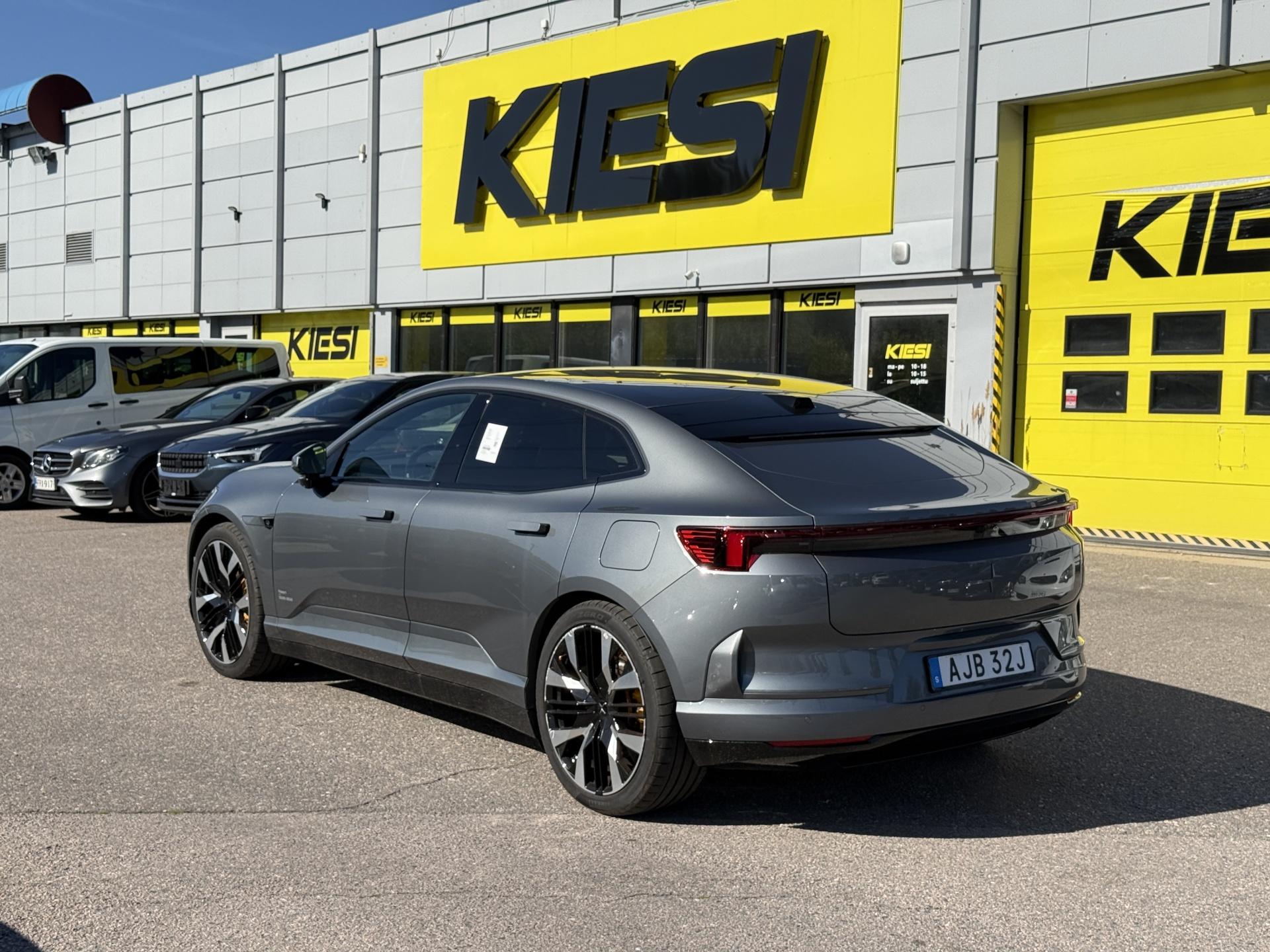 Näytä kaikki kuvat: 2025 Polestar 4