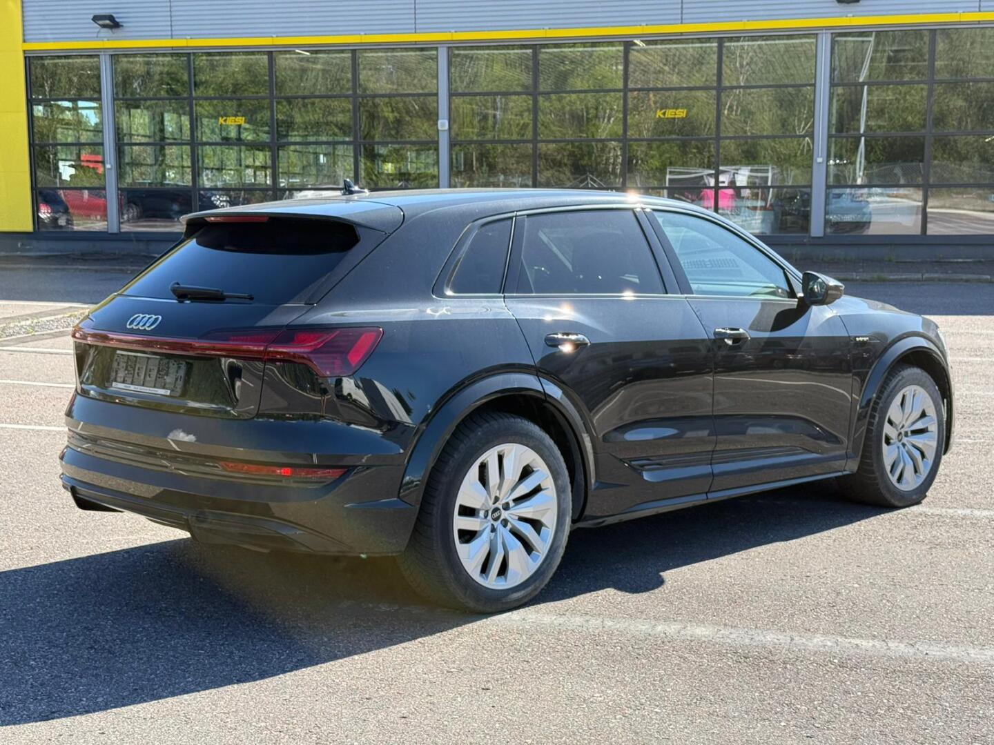 Näytä kaikki kuvat: 2023 Audi e-tron