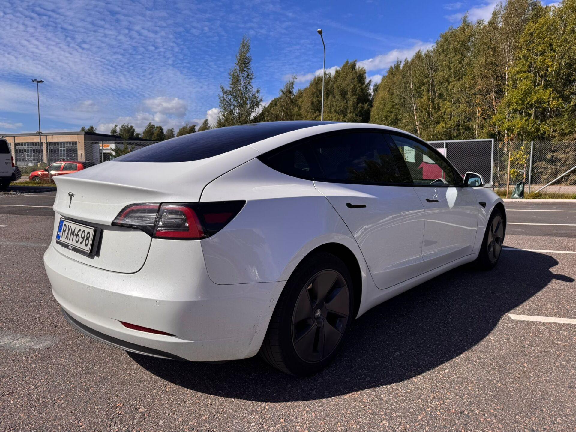 Näytä kaikki kuvat: 2021 Tesla Model 3