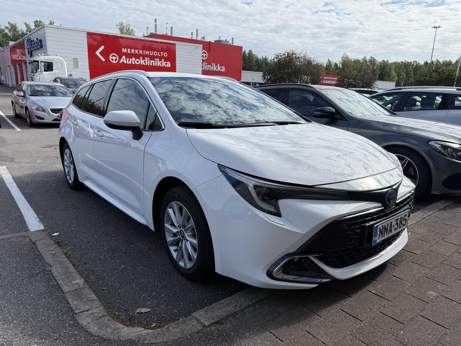 Pienoiskuva 3: 2023 Toyota Corolla