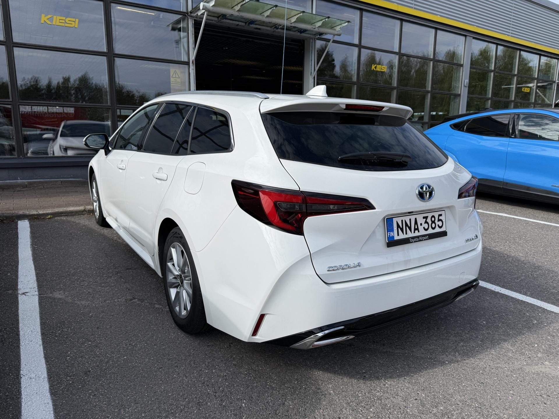 Näytä kaikki kuvat: 2023 Toyota Corolla