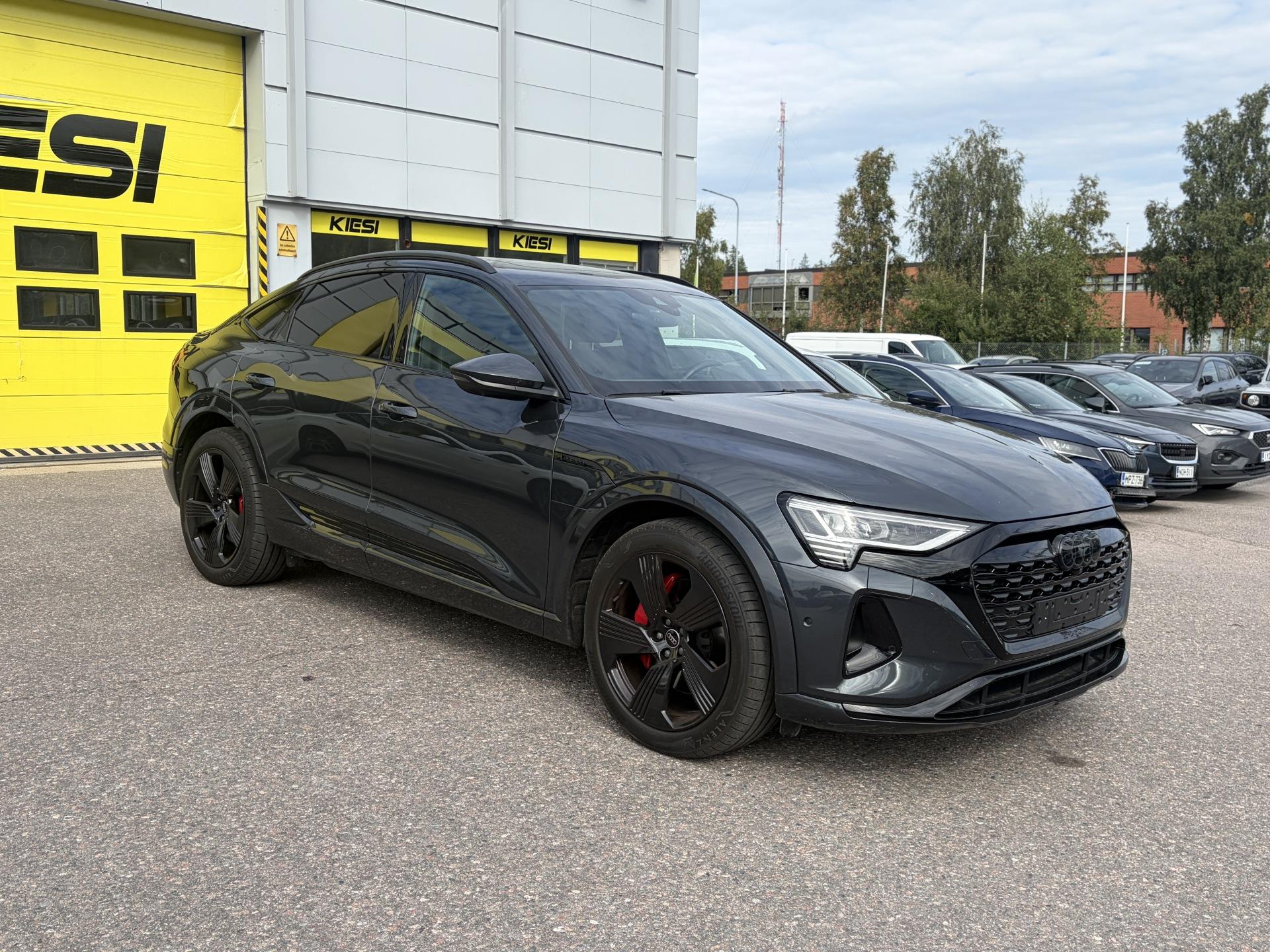 Pienoiskuva 3: 2024 Audi Q8 e-tron