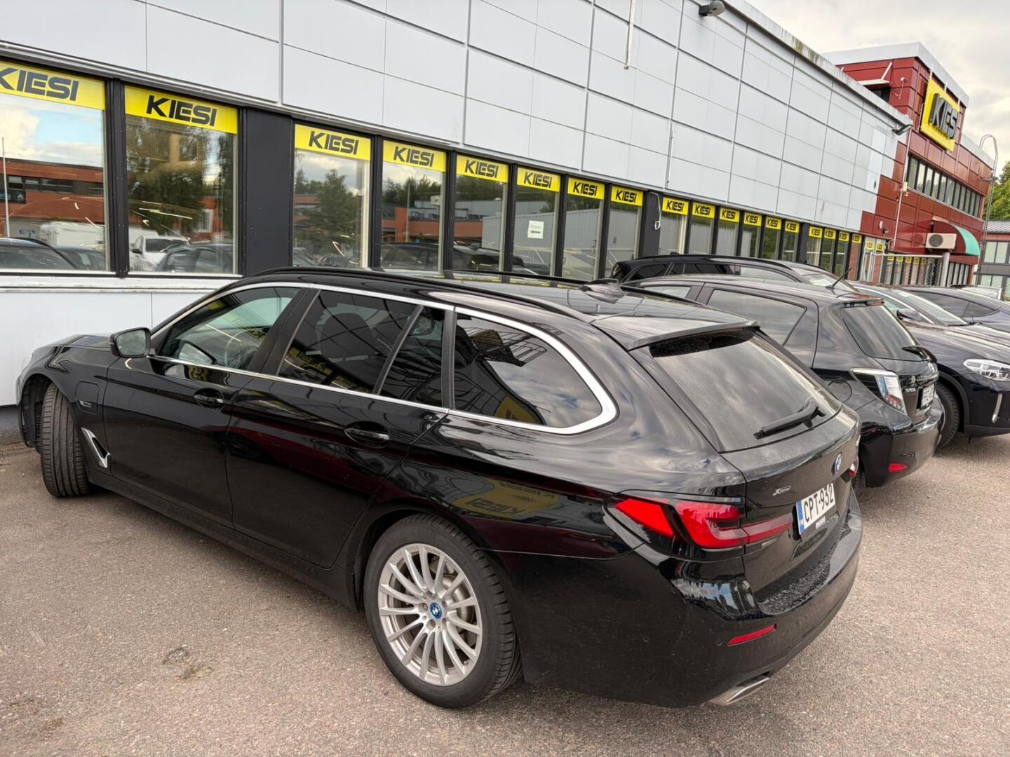 Pienoiskuva 2: 2022 BMW 530