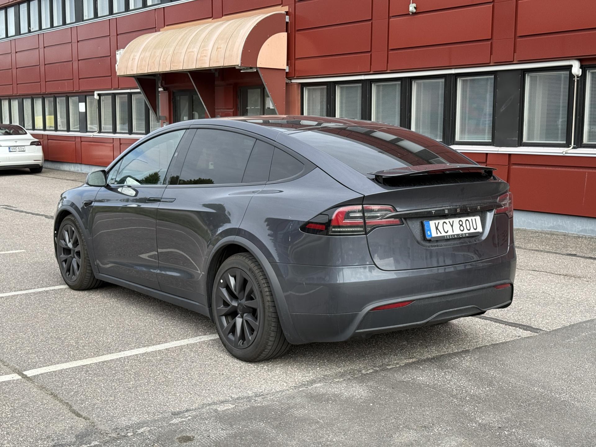 Näytä kaikki kuvat: 2023 Tesla Model X