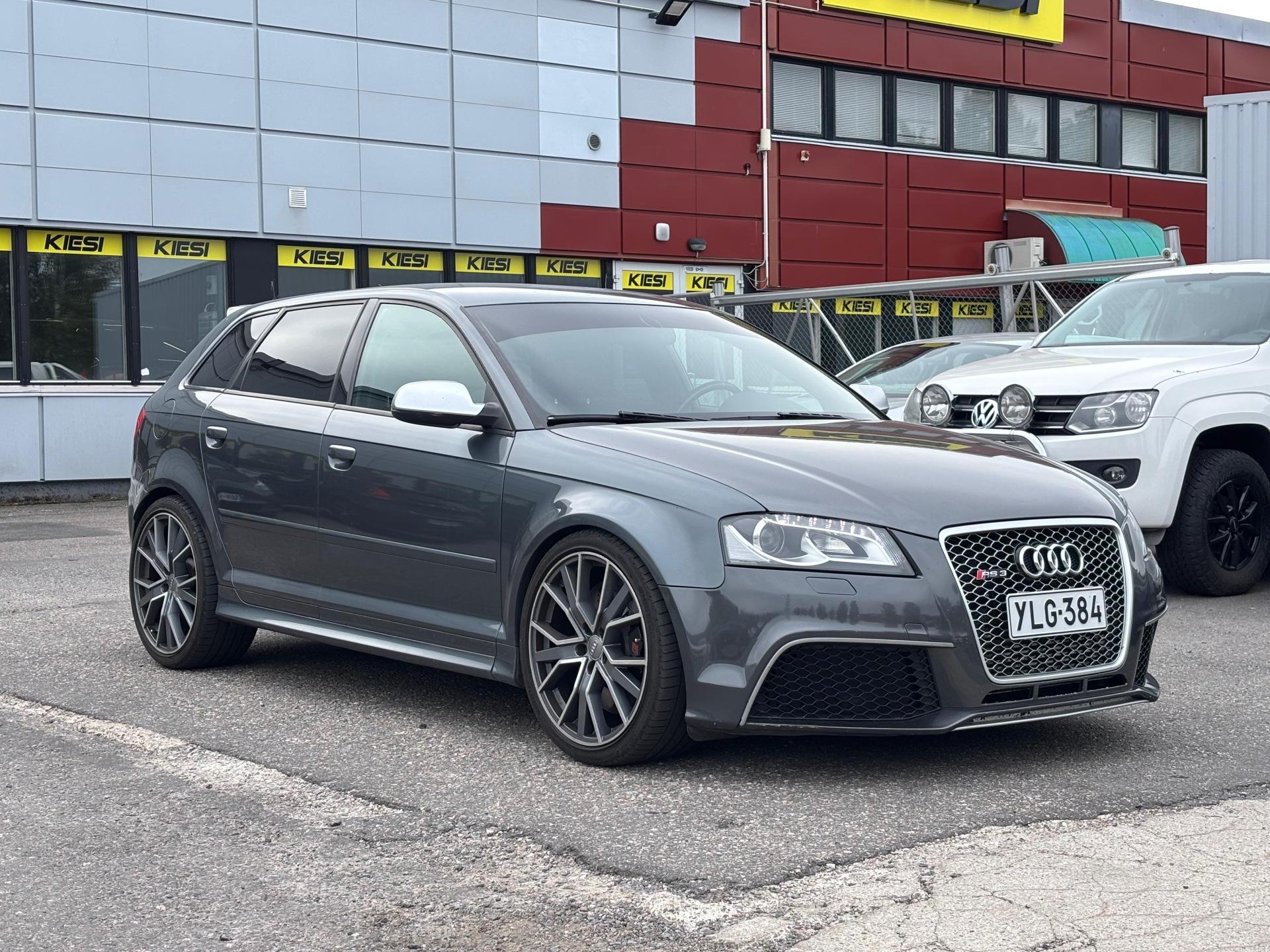 Pienoiskuva 3: 2011 Audi RS3