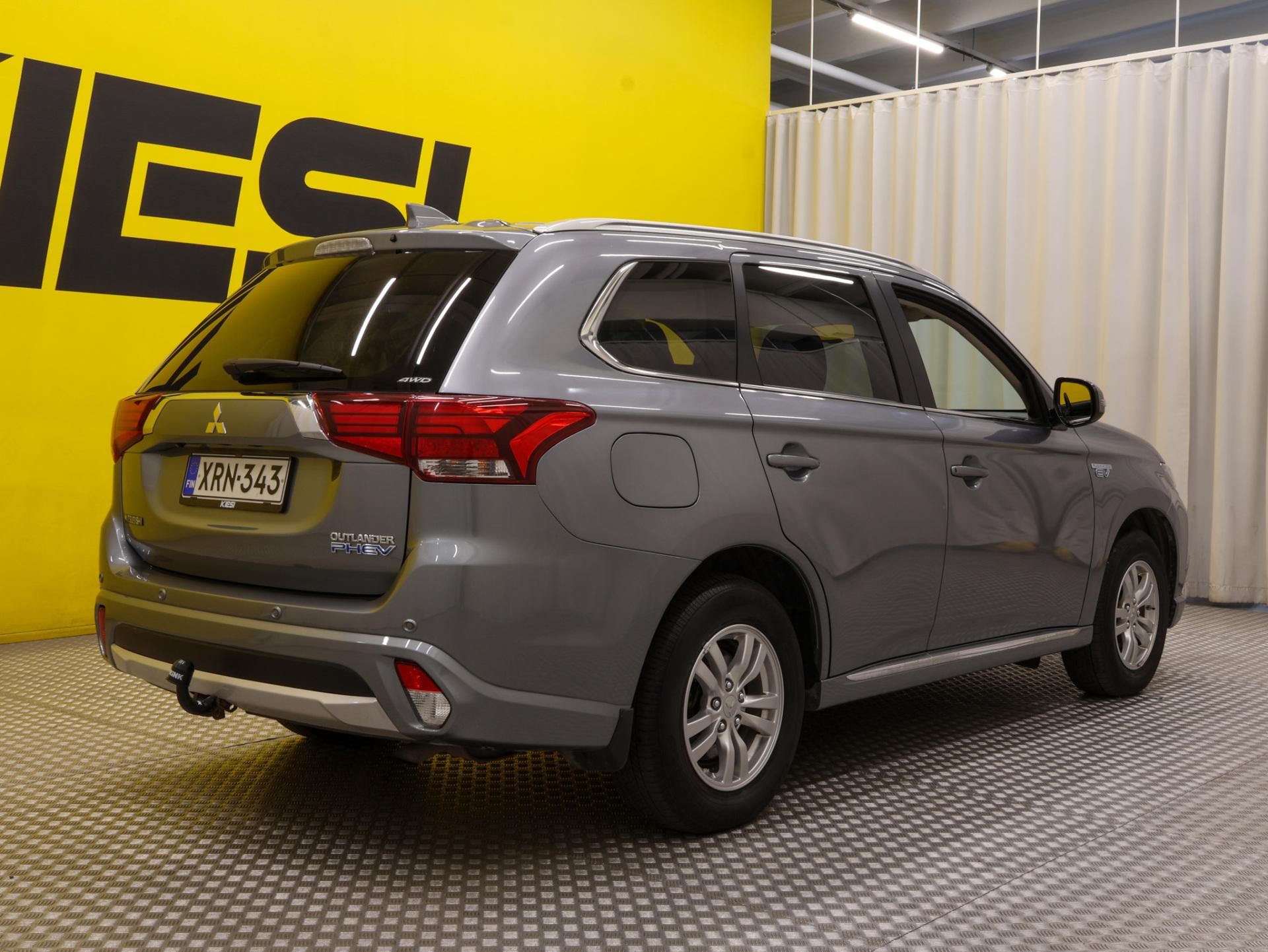 Pienoiskuva 2: 2016 Mitsubishi Outlander PHEV